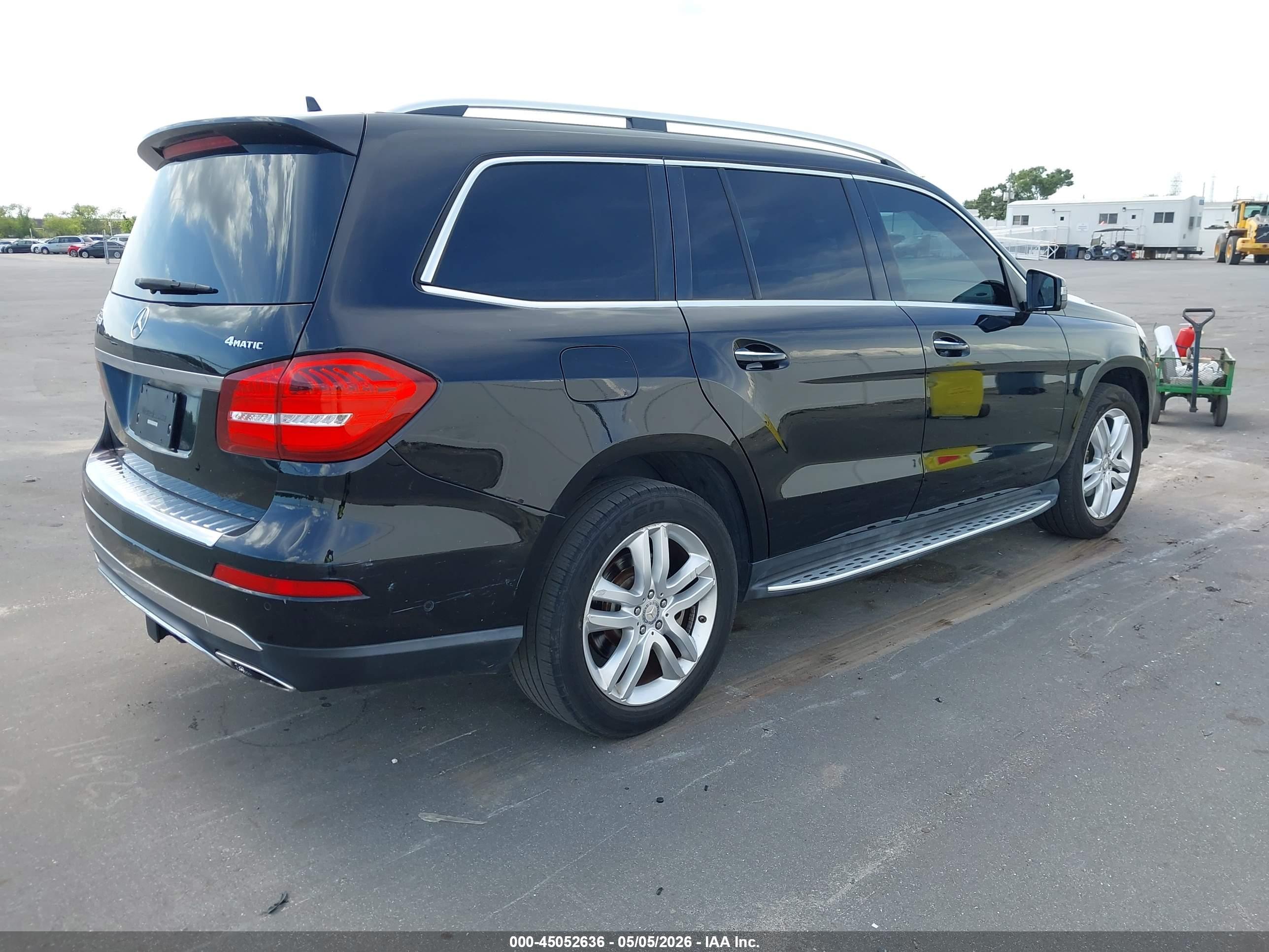 MERCEDES-BENZ GLS image 4