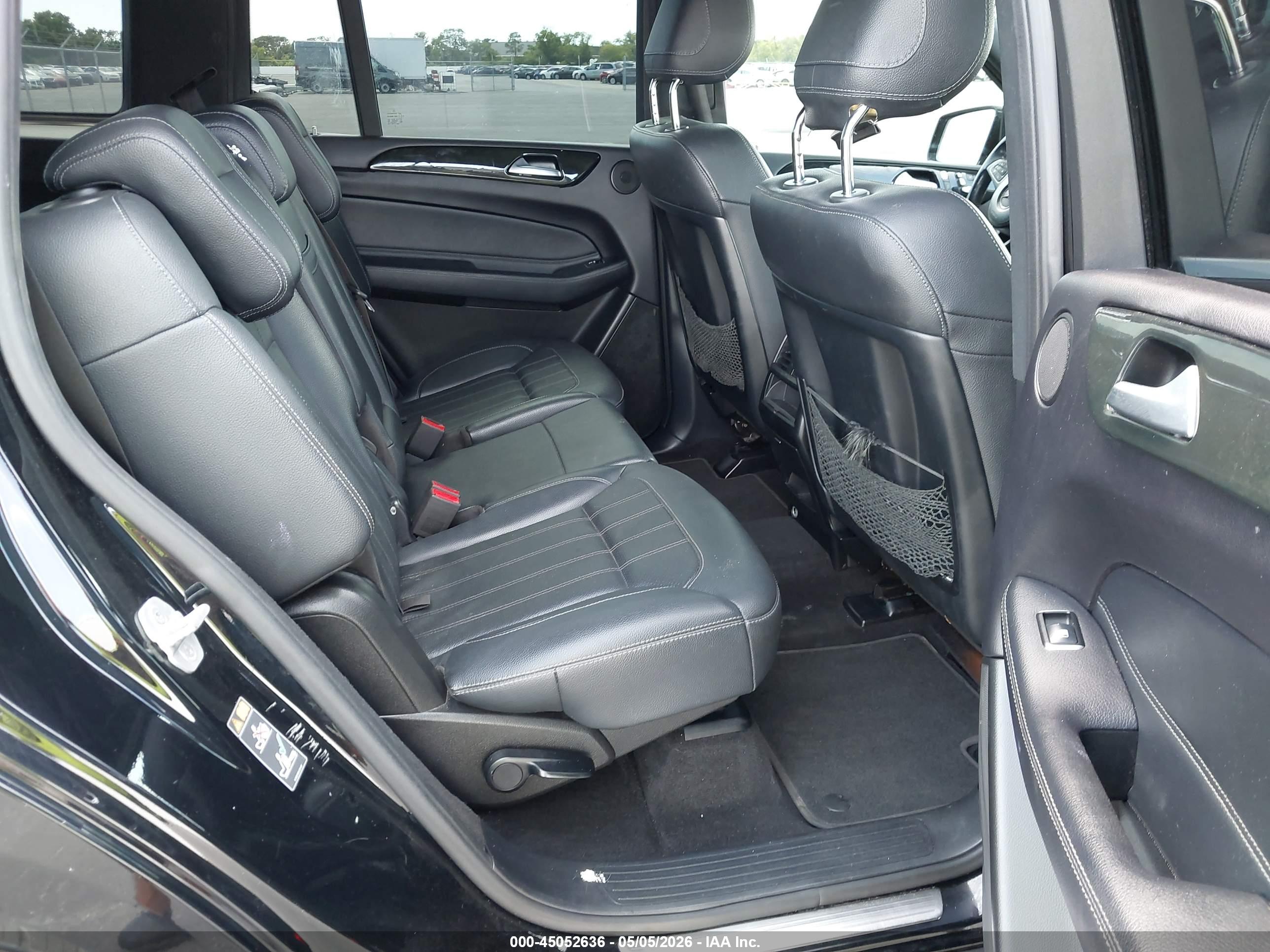 MERCEDES-BENZ GLS image 8