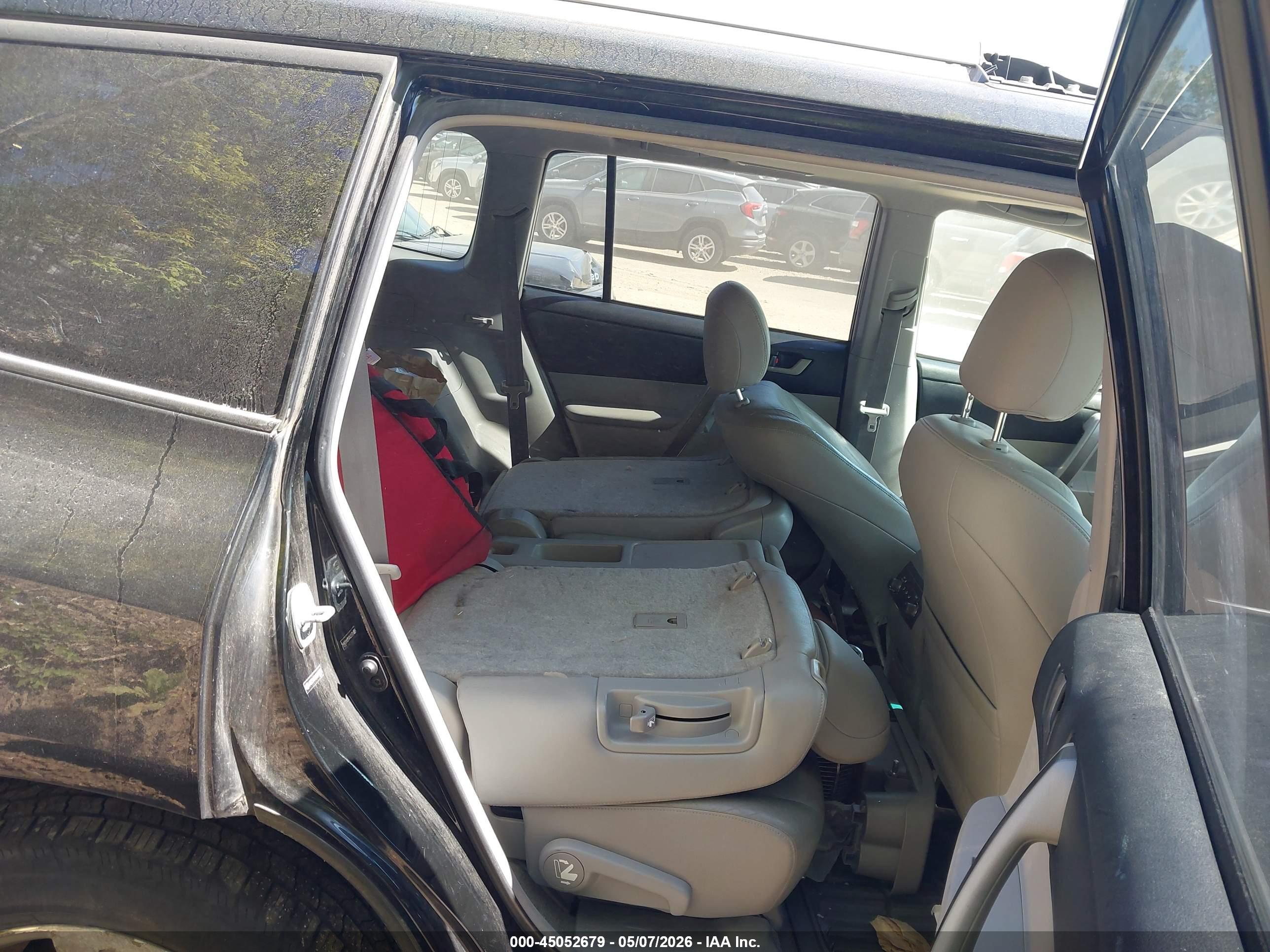 TOYOTA HIGHLANDER image 8