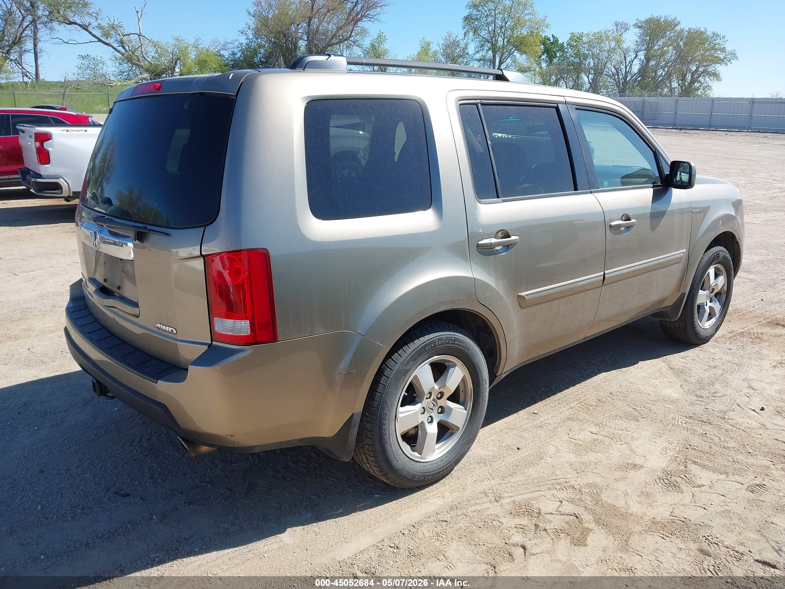HONDA PILOT image 4