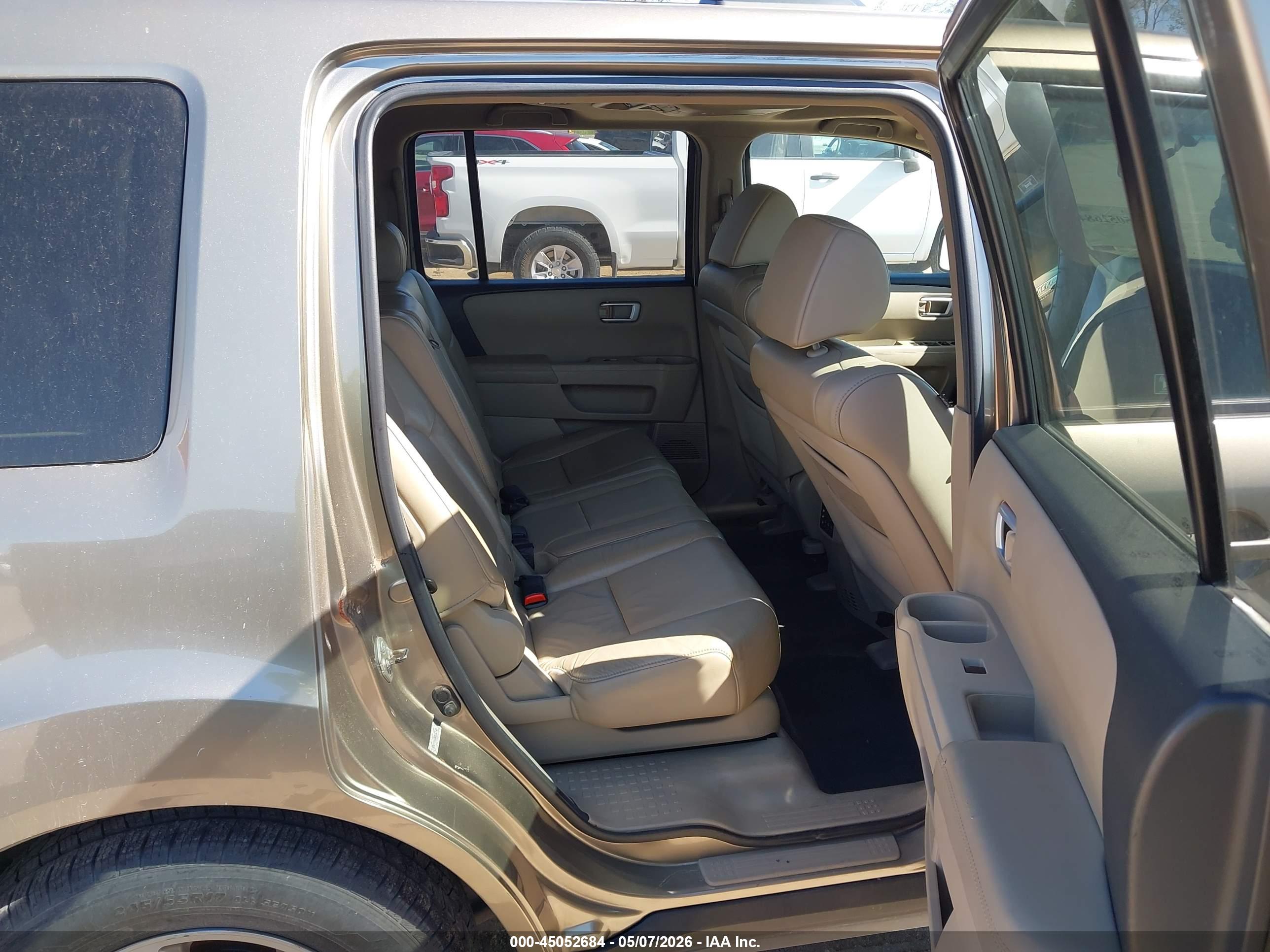 HONDA PILOT image 8