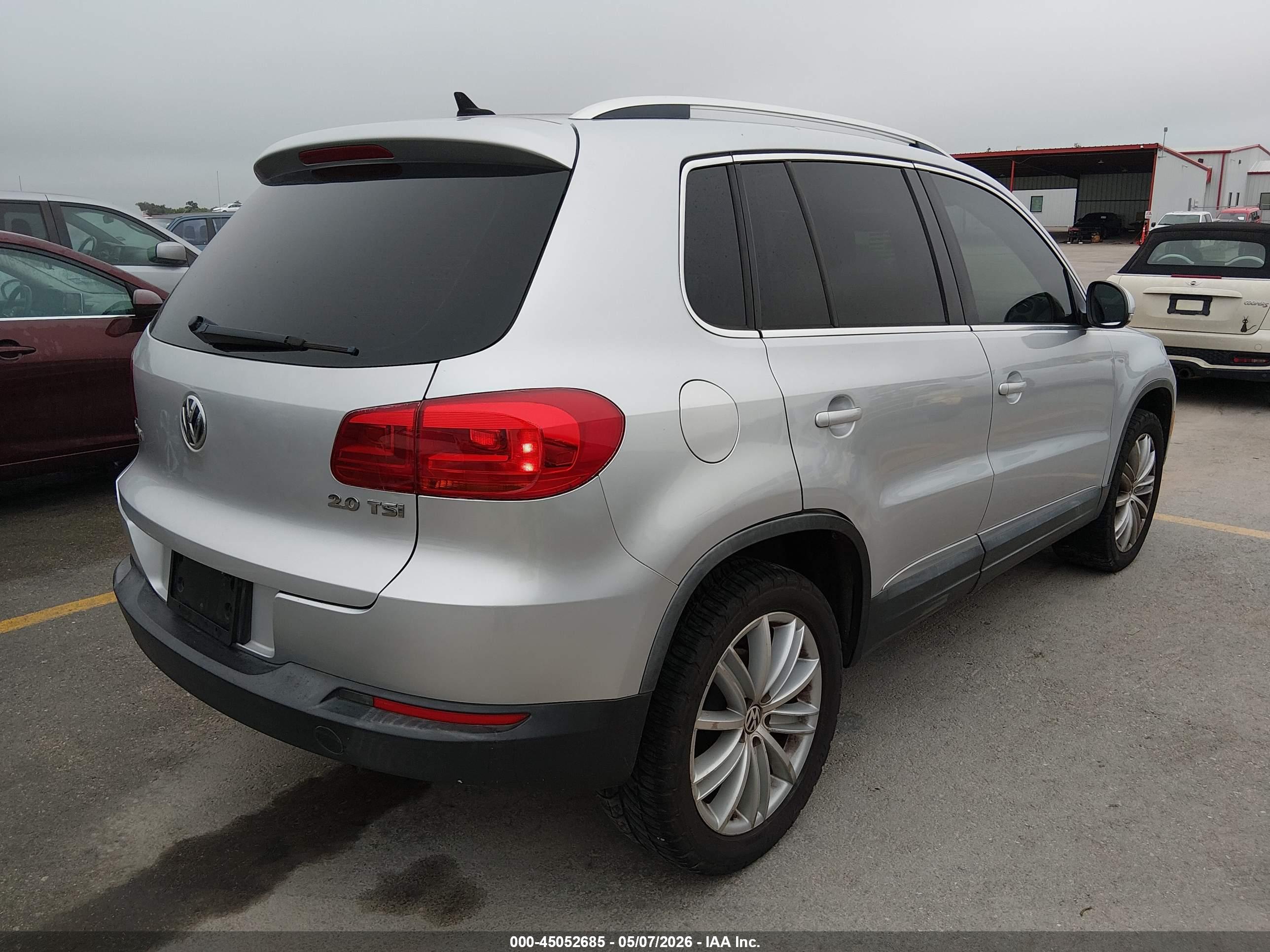 VOLKSWAGEN TIGUAN image 4