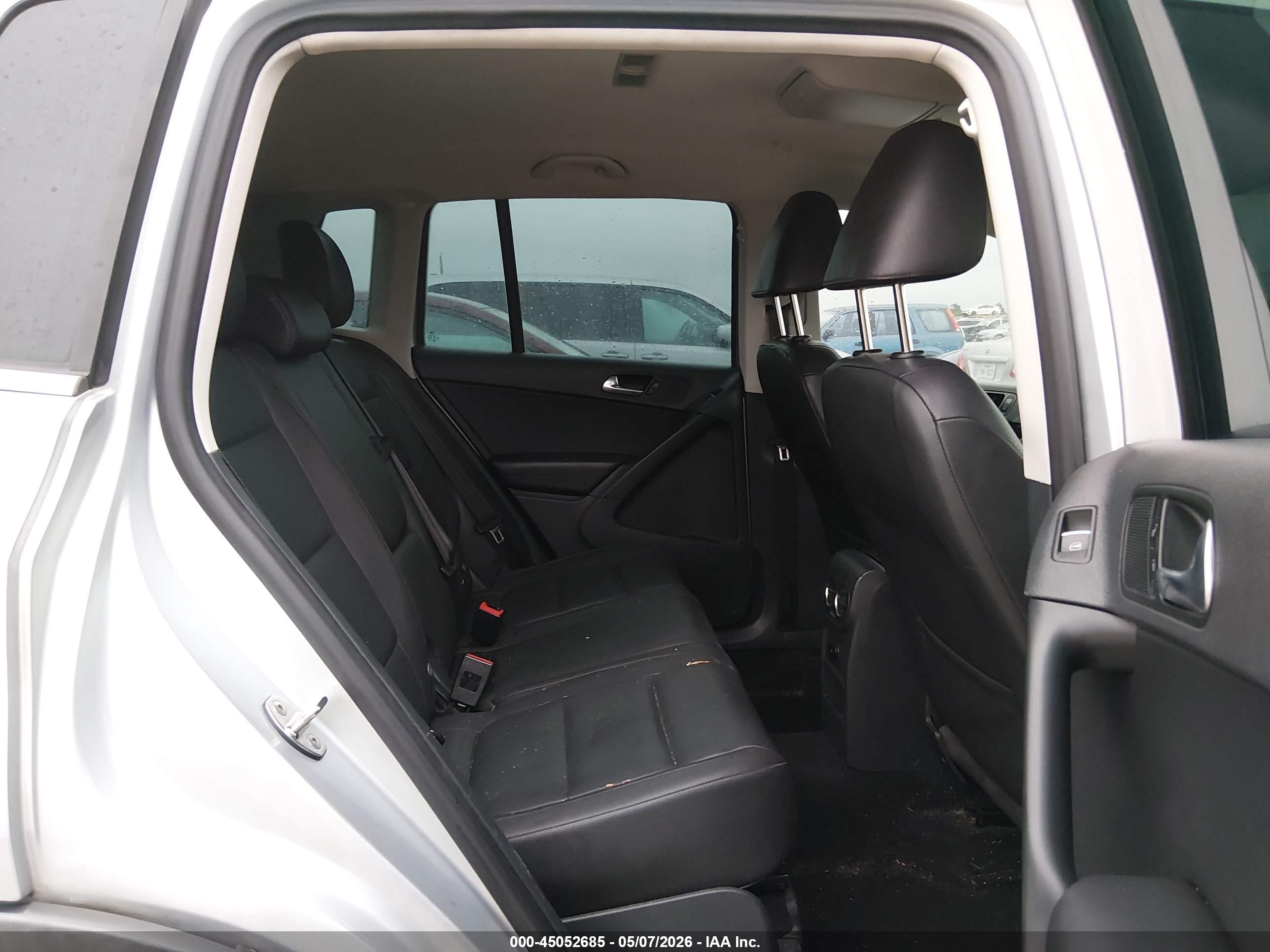 VOLKSWAGEN TIGUAN image 8