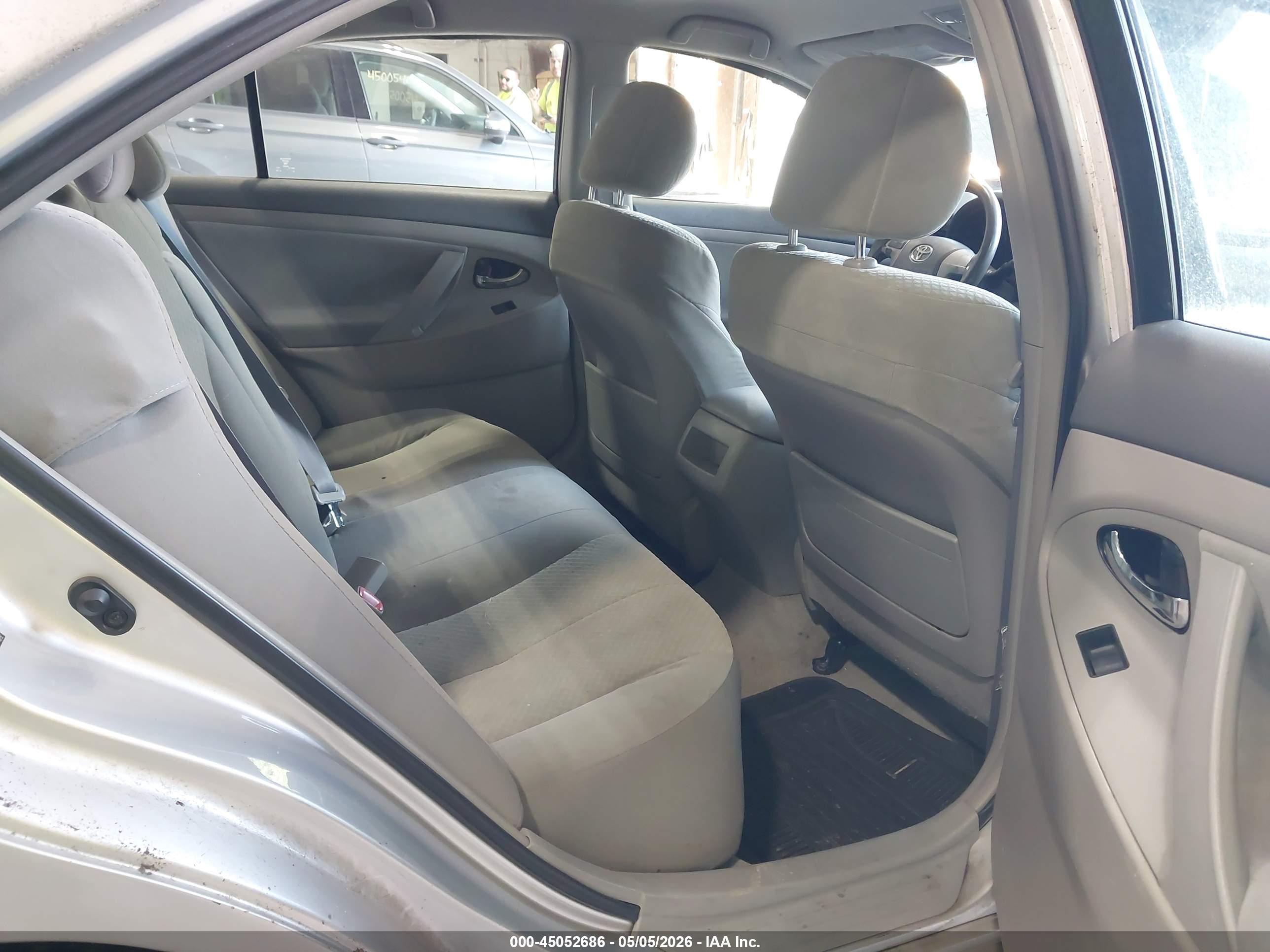 TOYOTA CAMRY image 8
