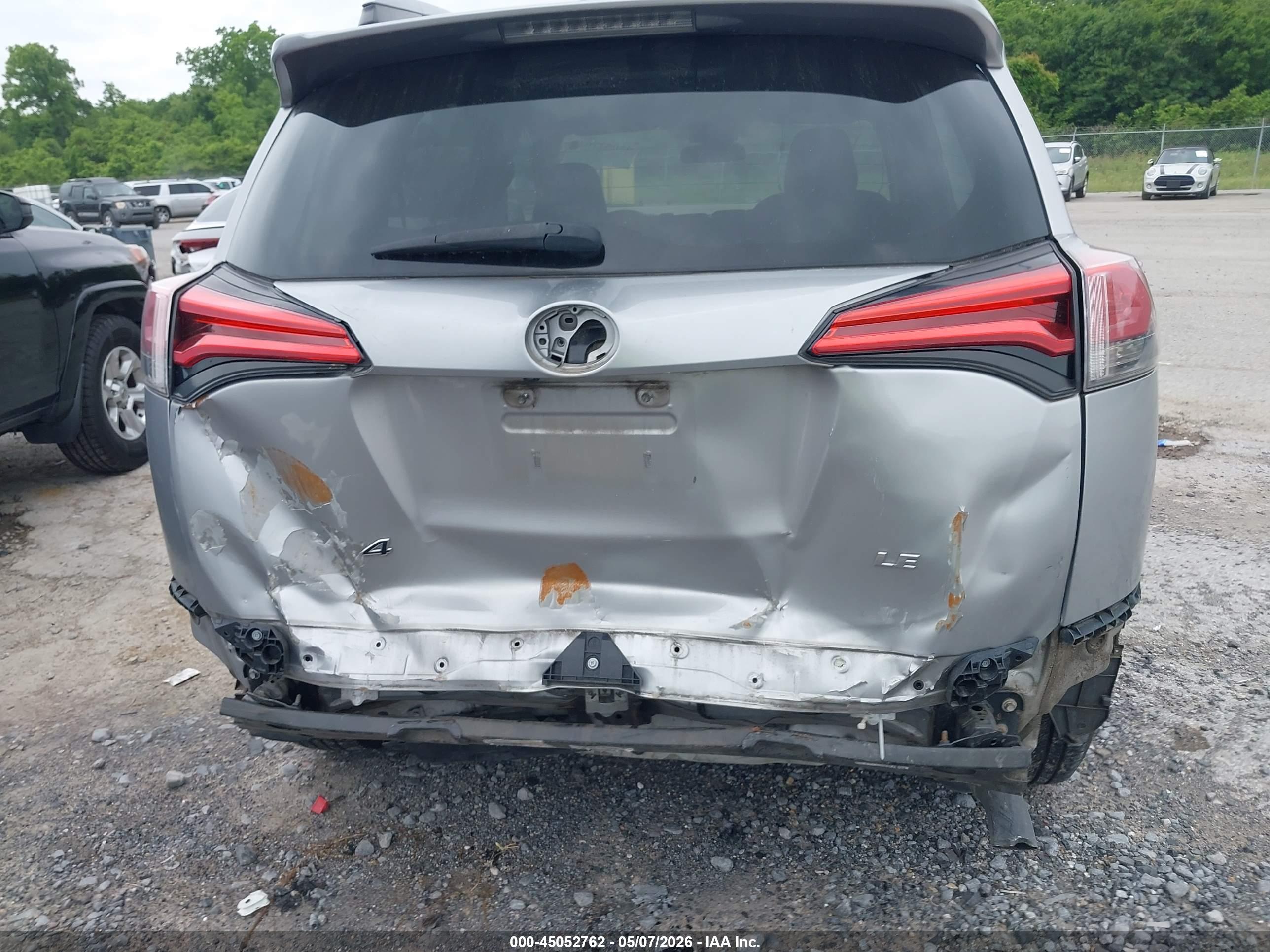 TOYOTA RAV4 image 6