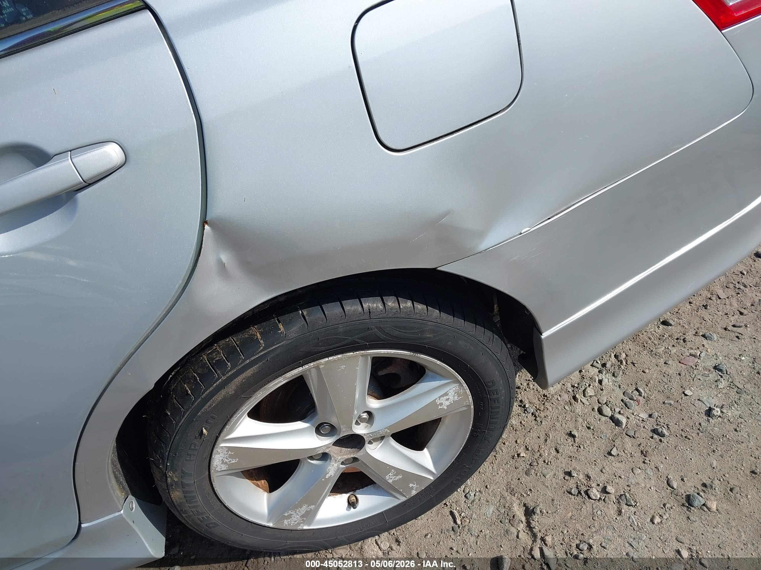 TOYOTA CAMRY image 6