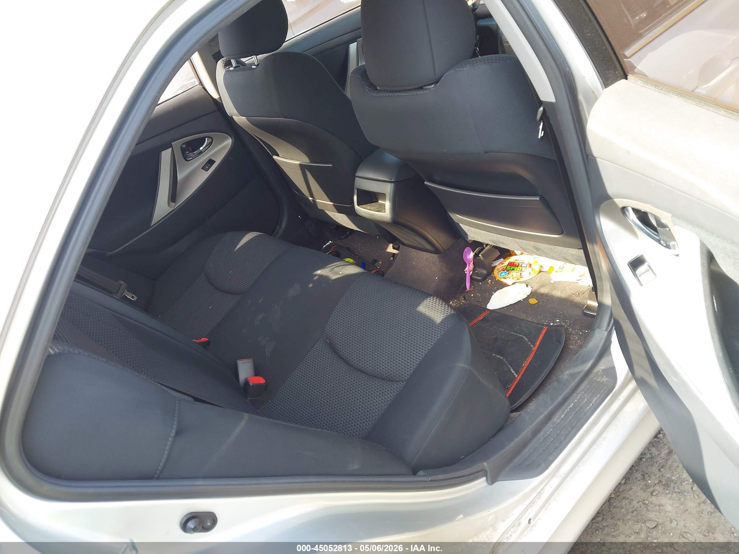 TOYOTA CAMRY image 8