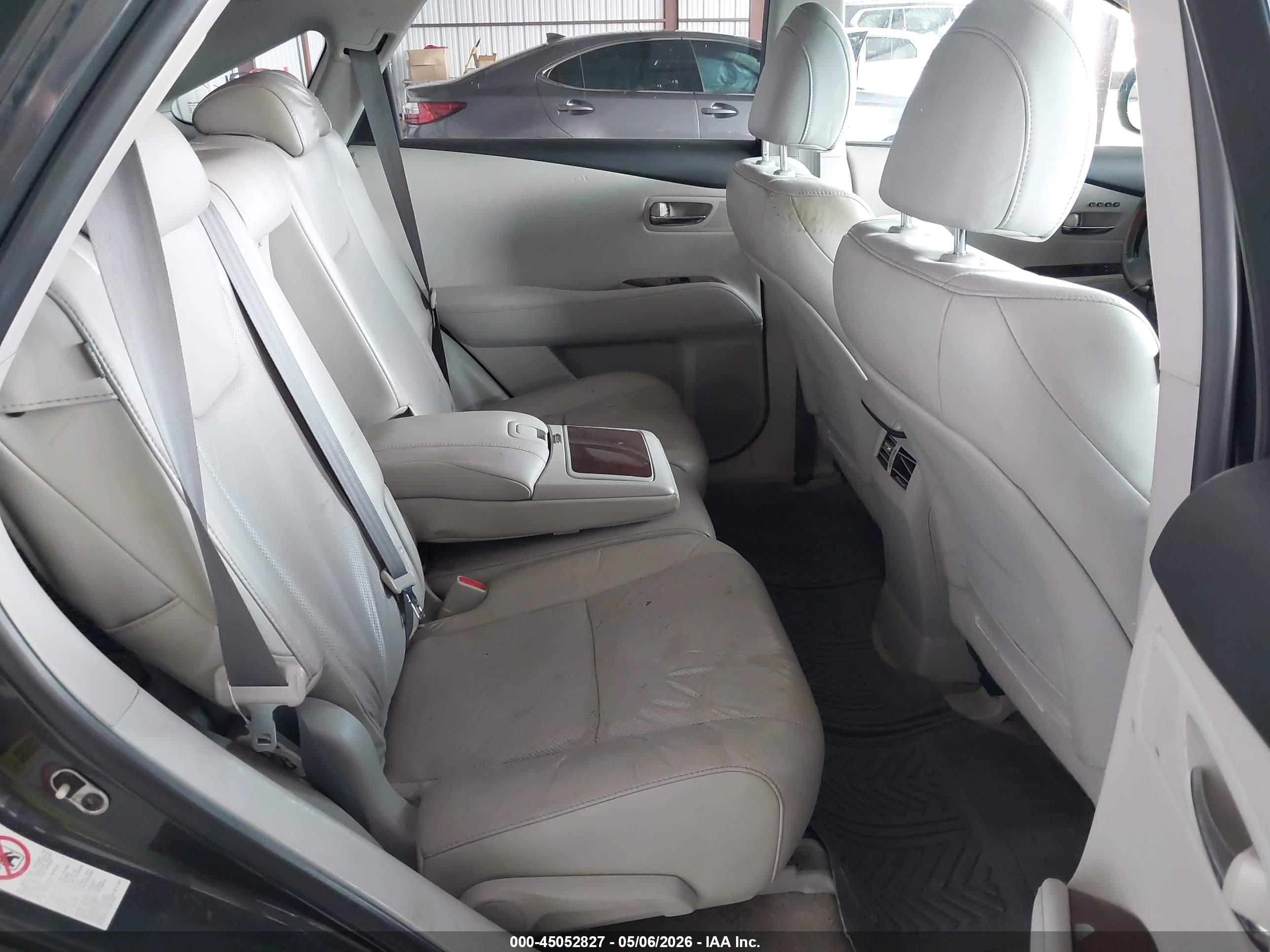 LEXUS RX image 8