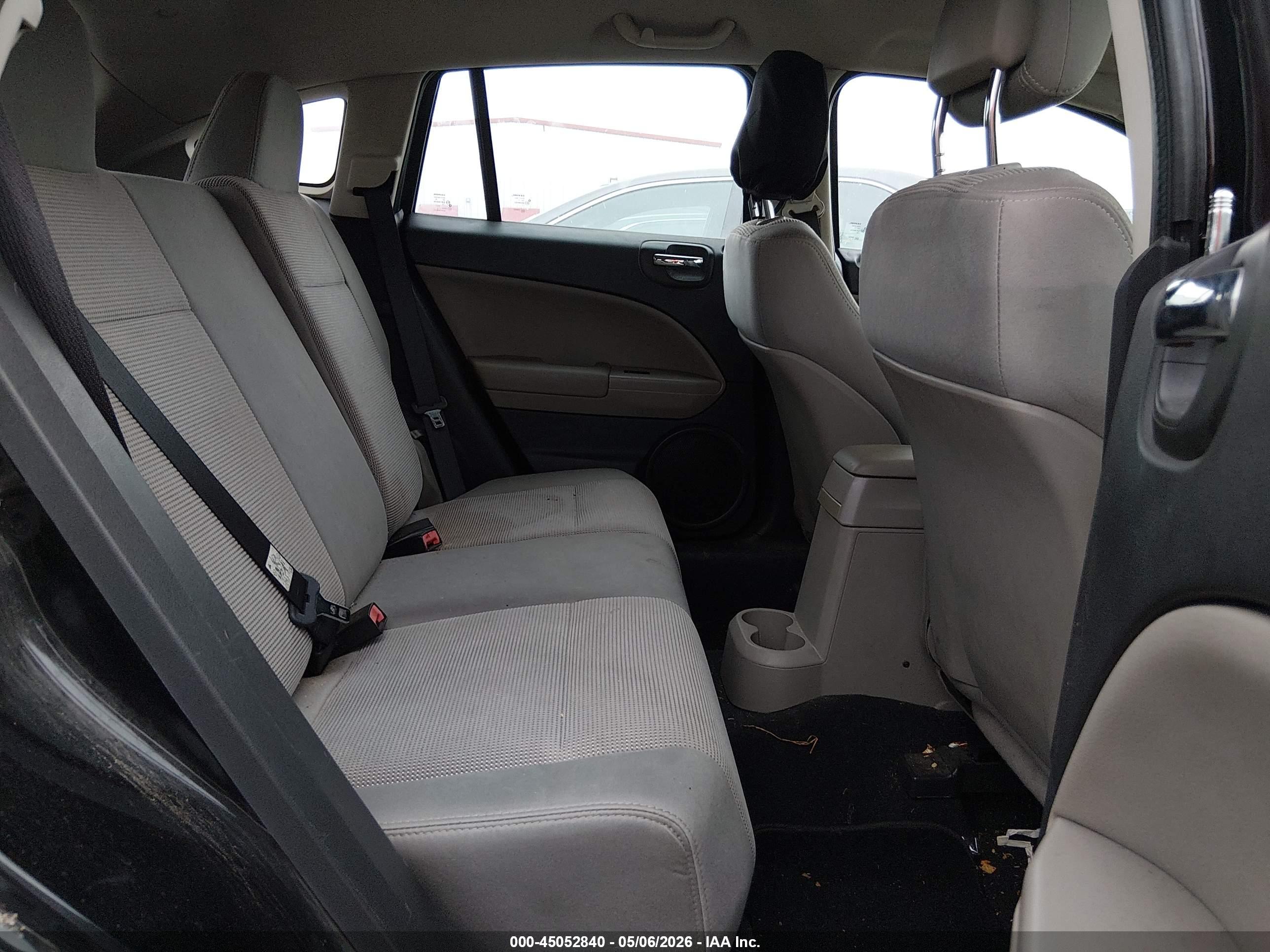 DODGE CALIBER image 8