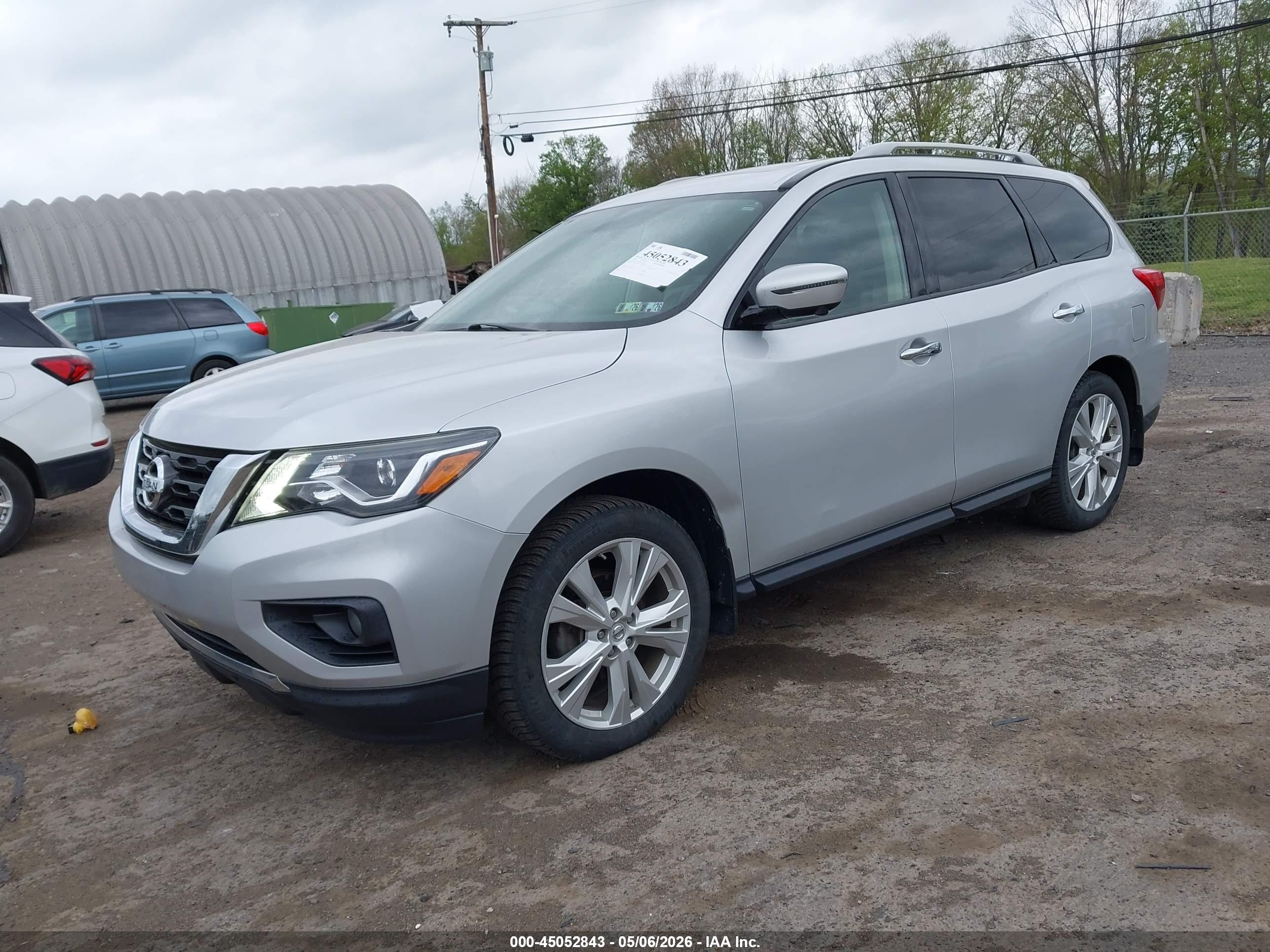 NISSAN PATHFINDER image 2