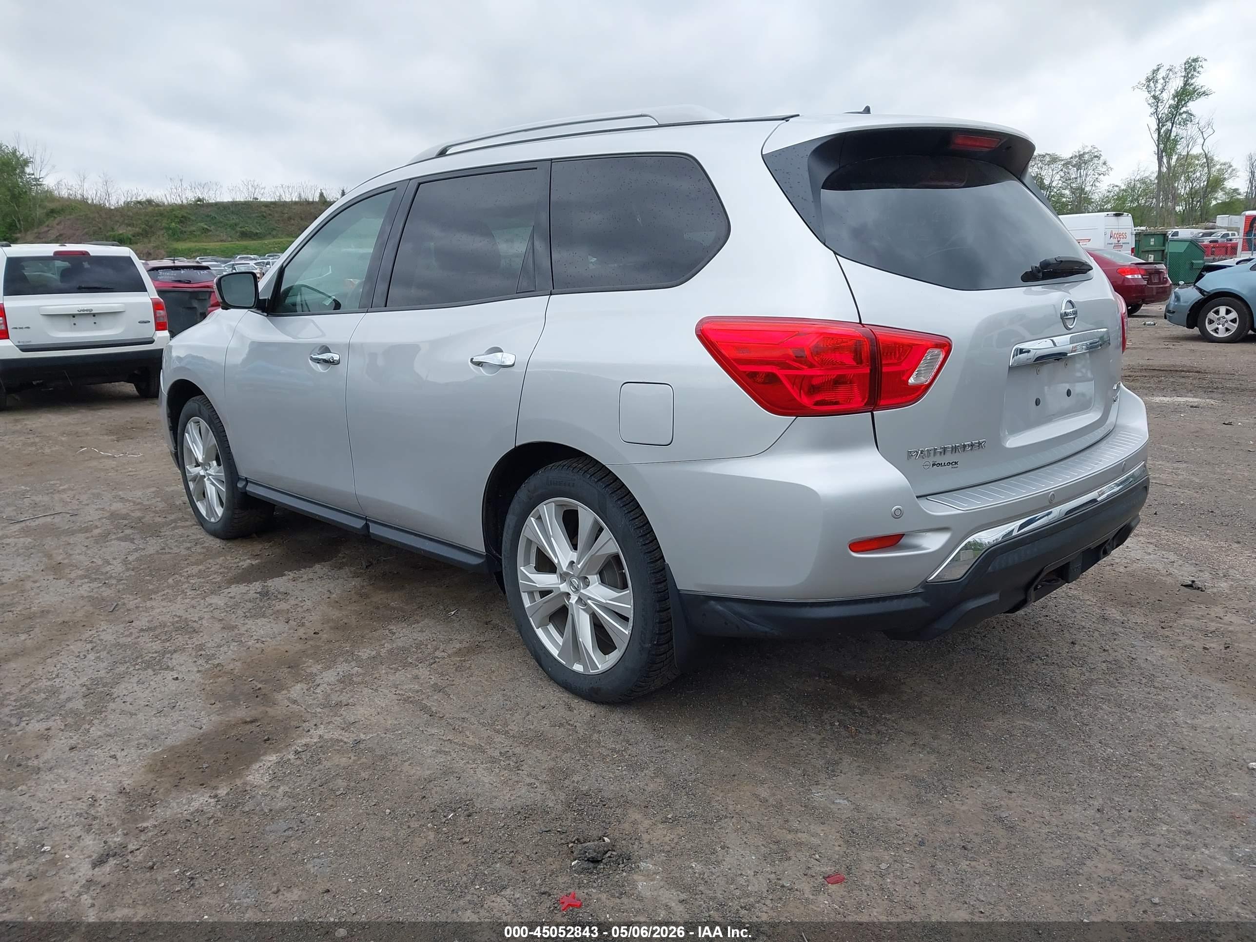 NISSAN PATHFINDER image 3