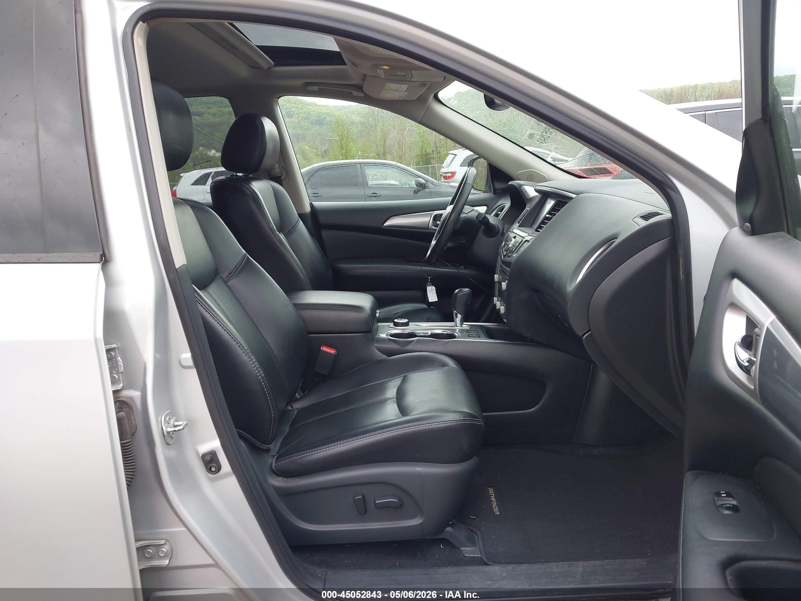 NISSAN PATHFINDER image 5