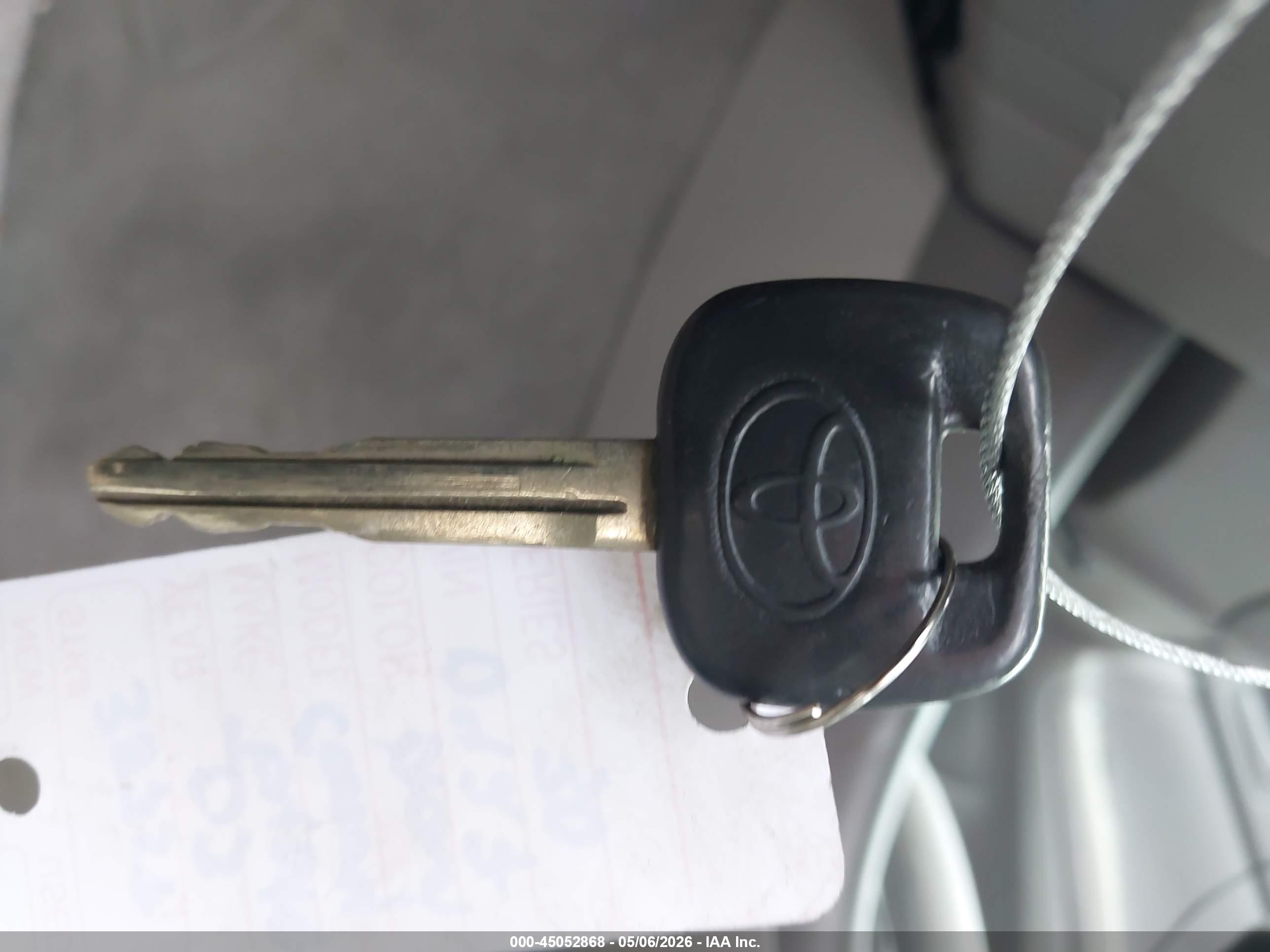 TOYOTA CAMRY image 11