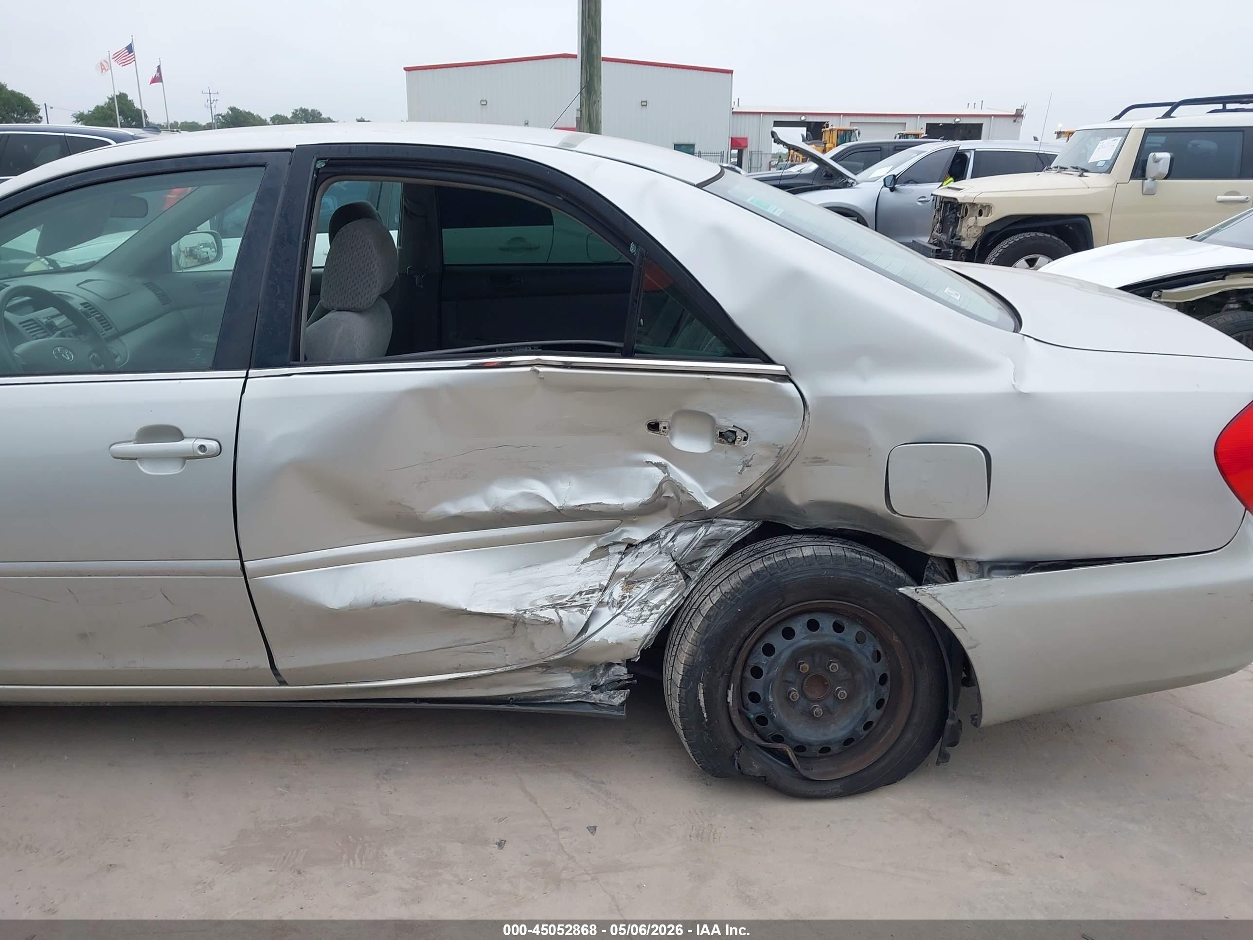 TOYOTA CAMRY image 6