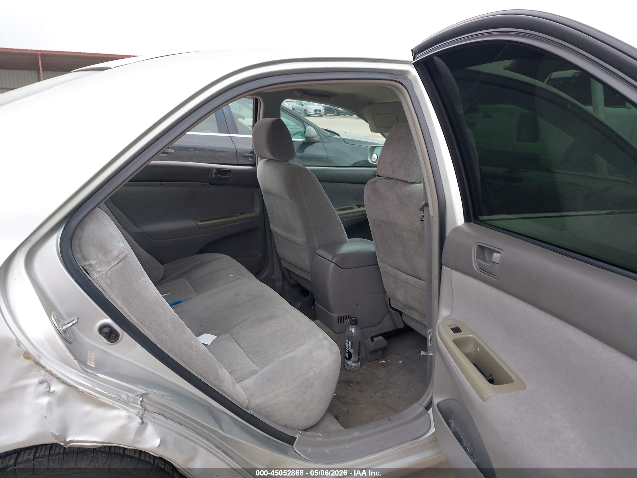 TOYOTA CAMRY image 8