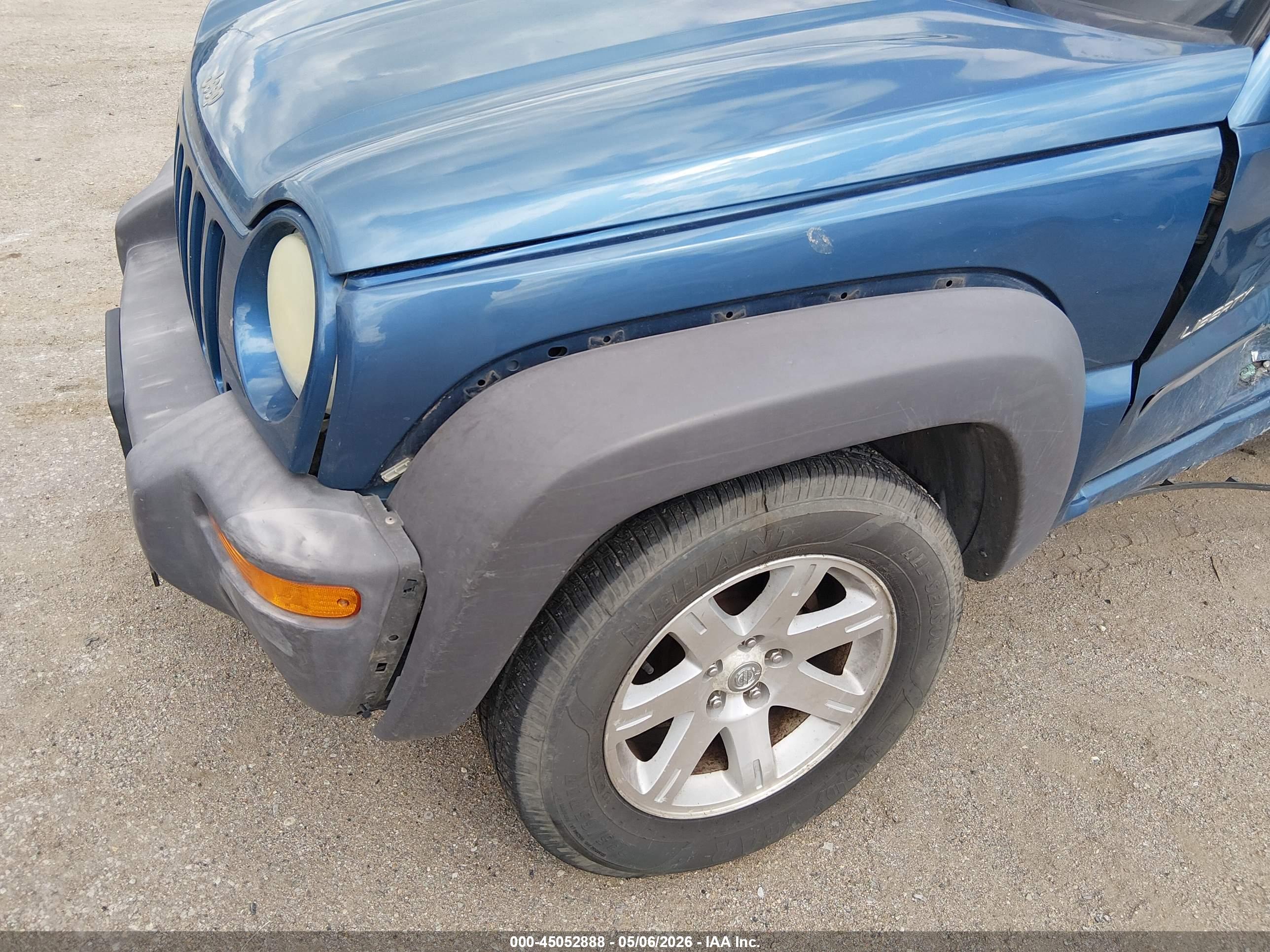 JEEP LIBERTY image 6