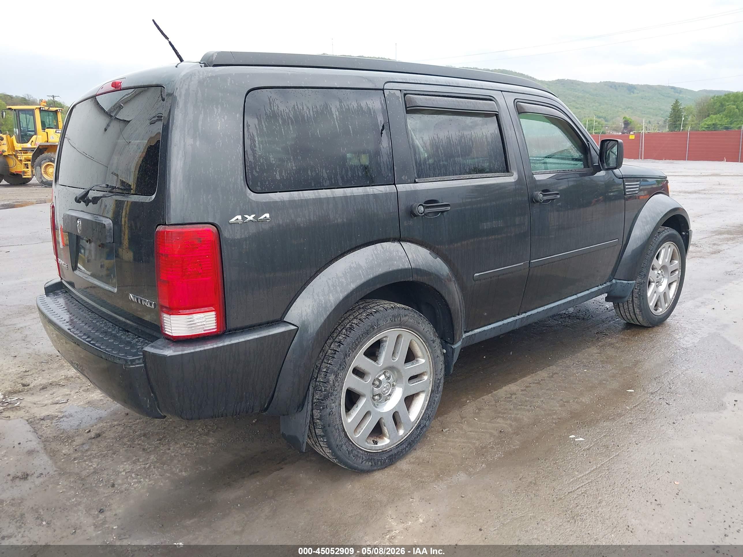 DODGE NITRO image 4