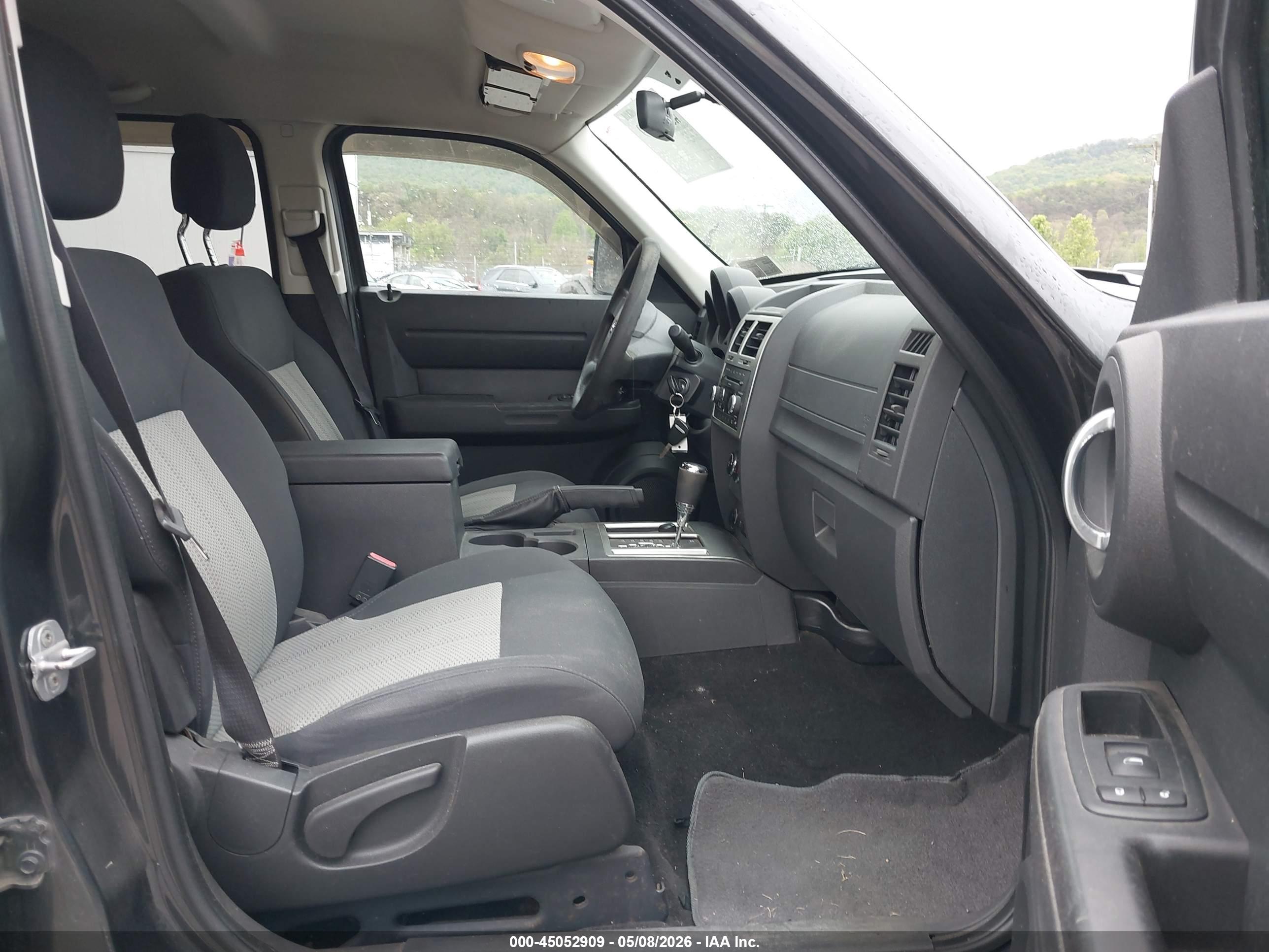 DODGE NITRO image 5