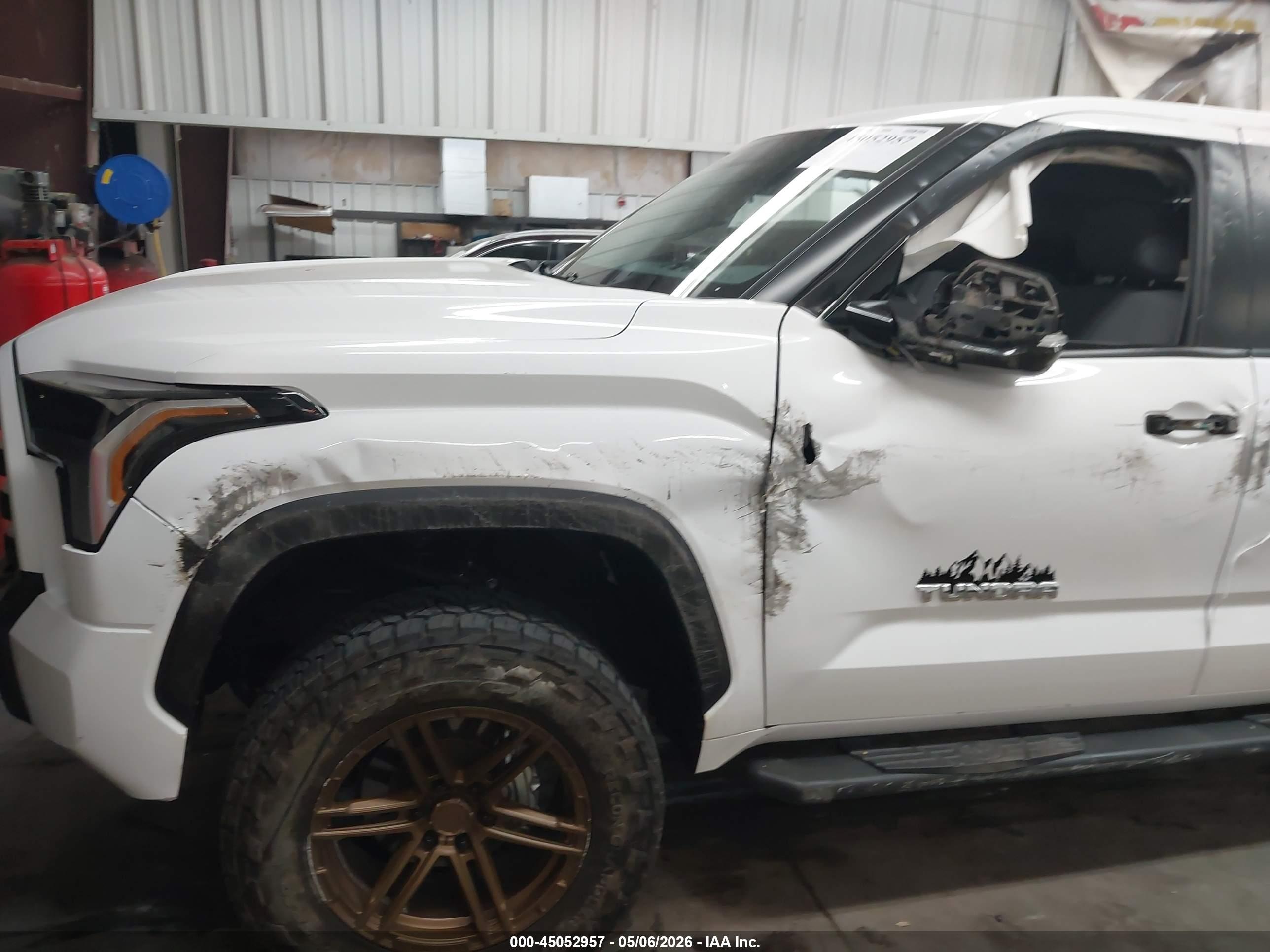 TOYOTA TUNDRA image 6