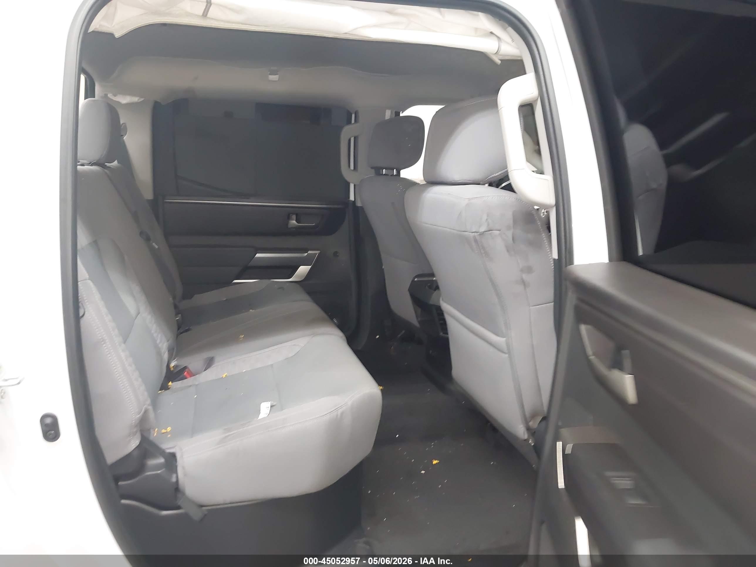 TOYOTA TUNDRA image 8