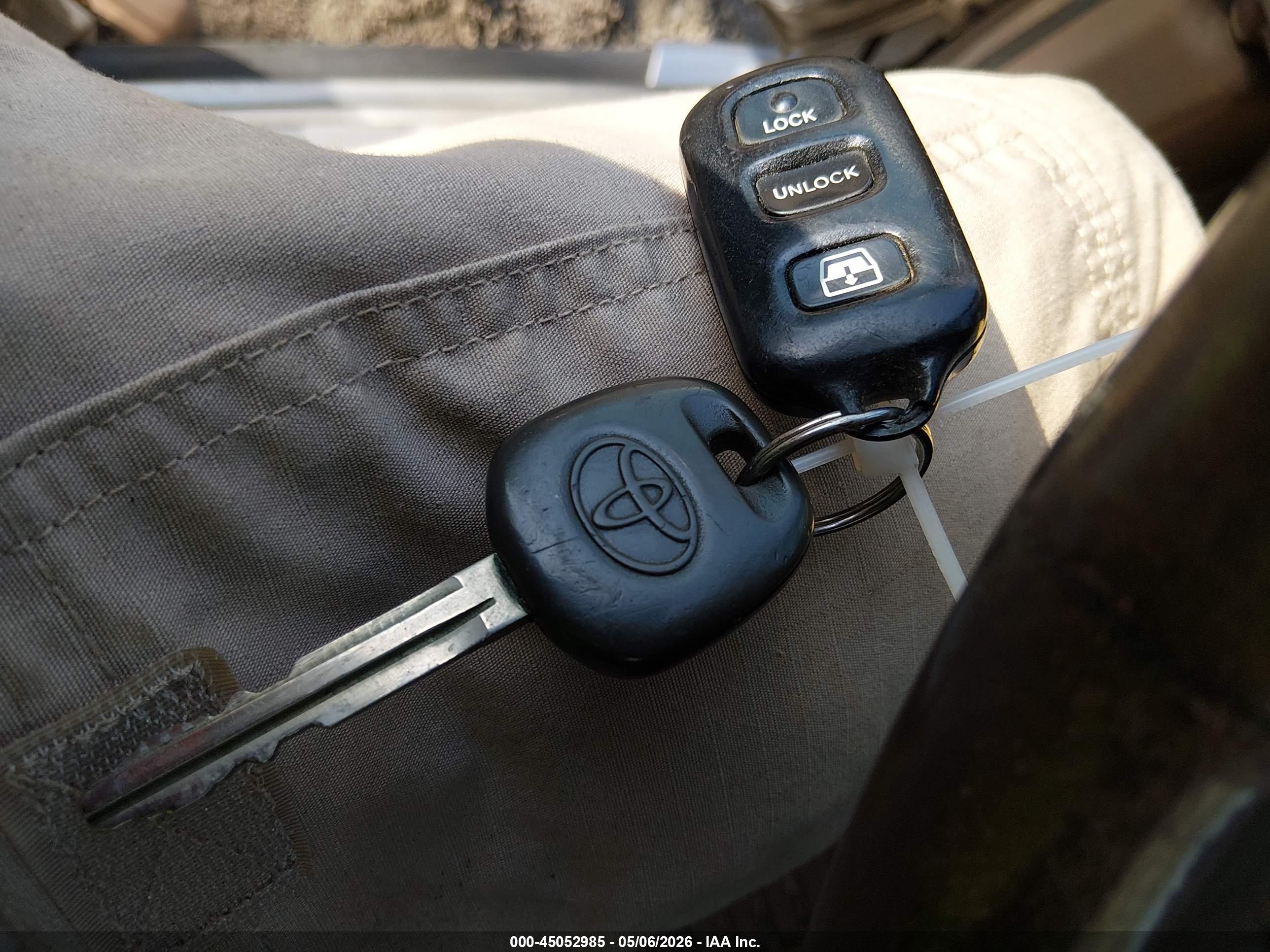 TOYOTA 4RUNNER image 11