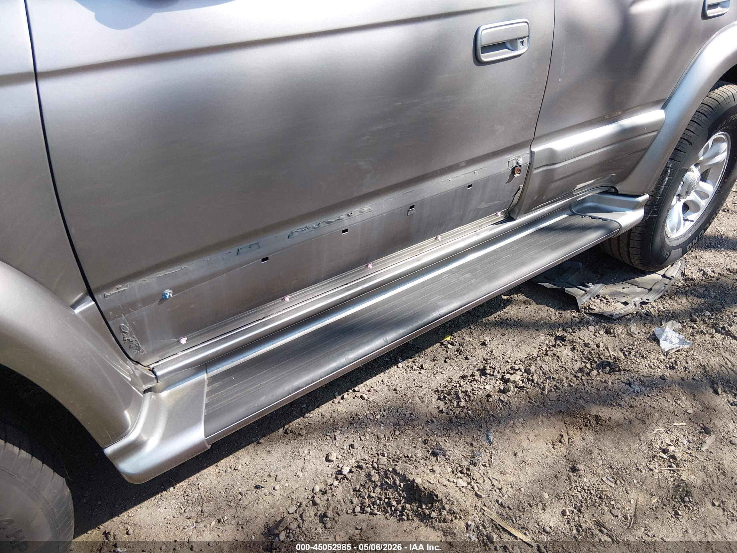 TOYOTA 4RUNNER image 6