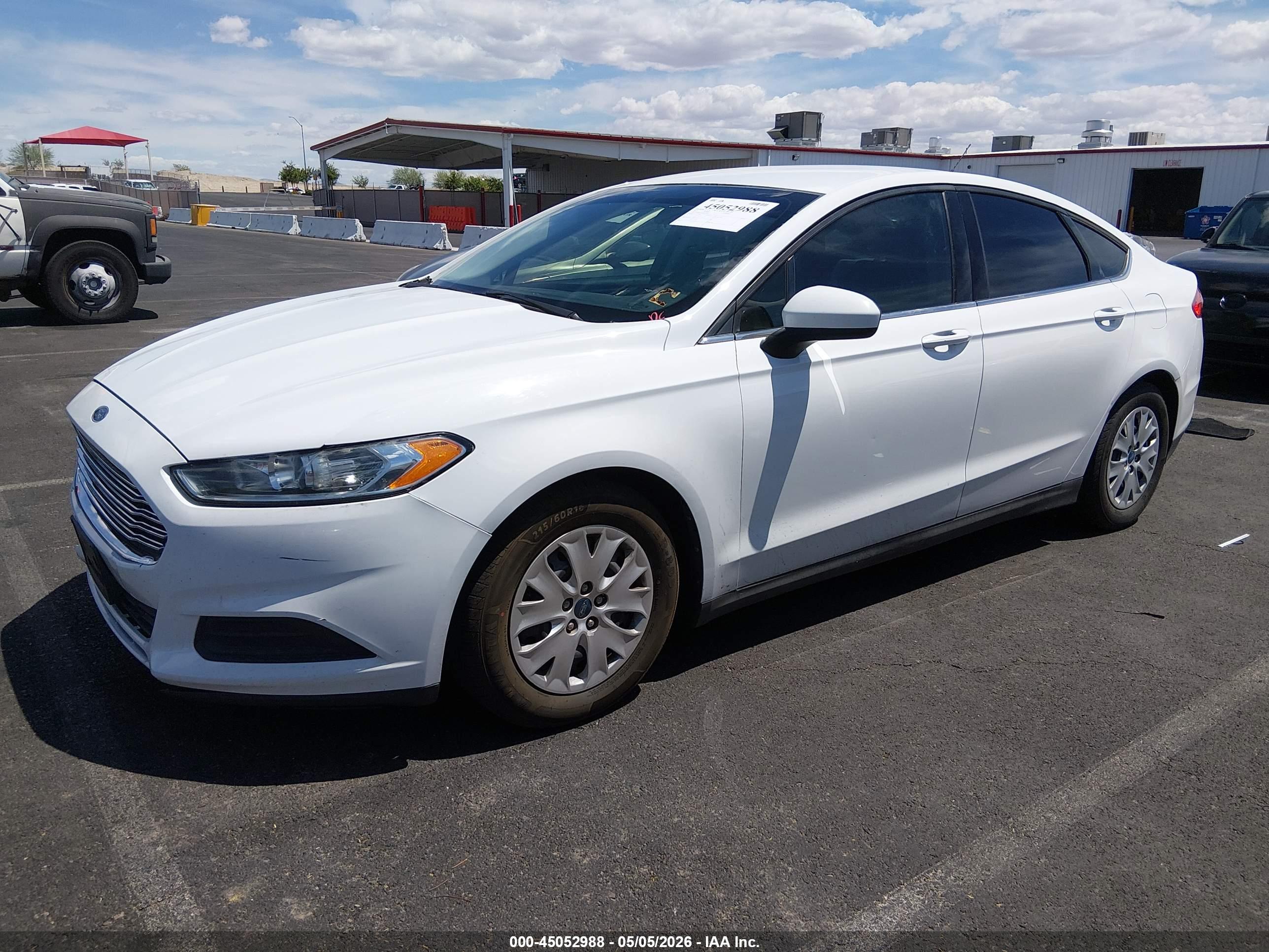 FORD FUSION image 2