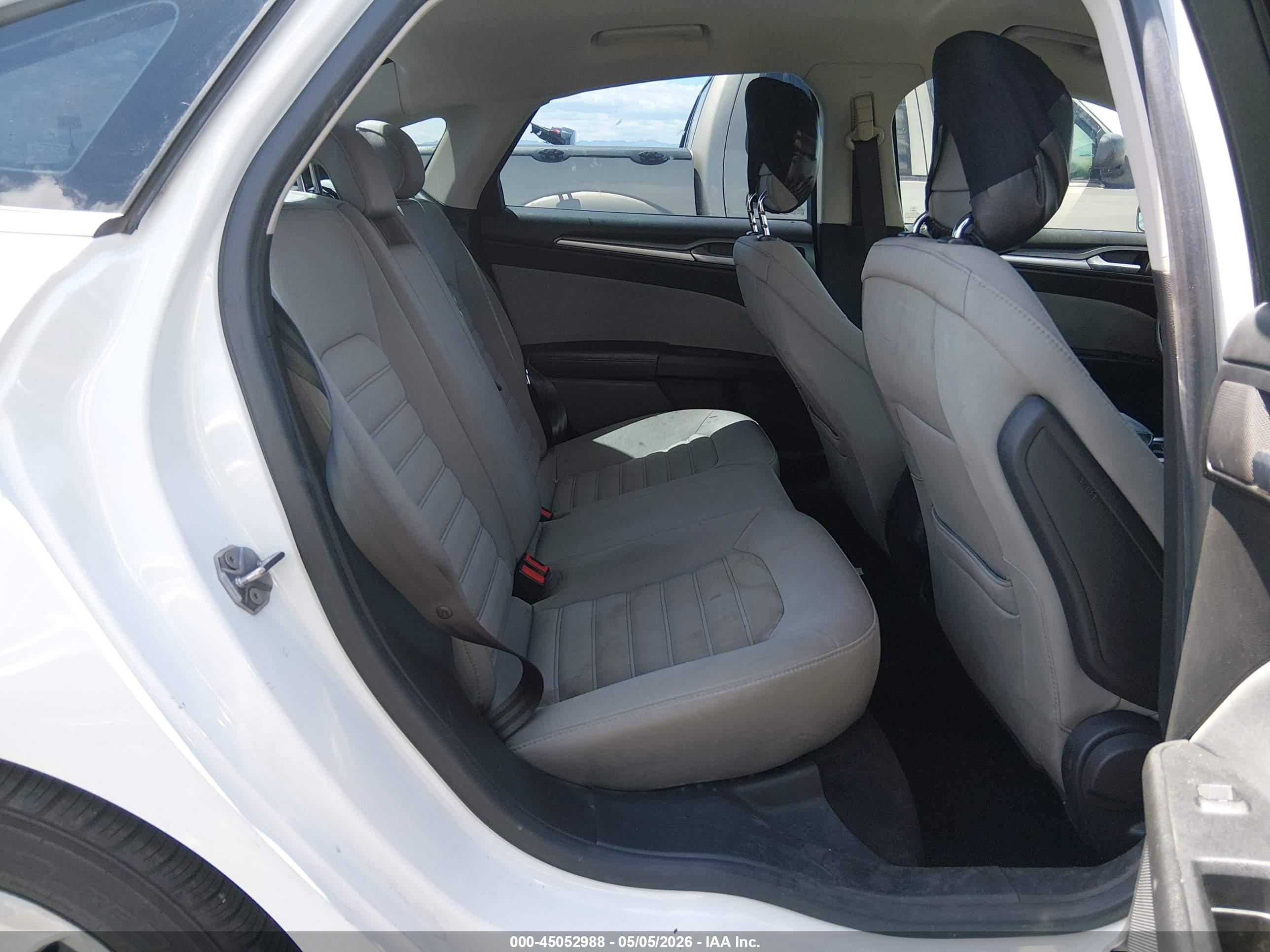 FORD FUSION image 8