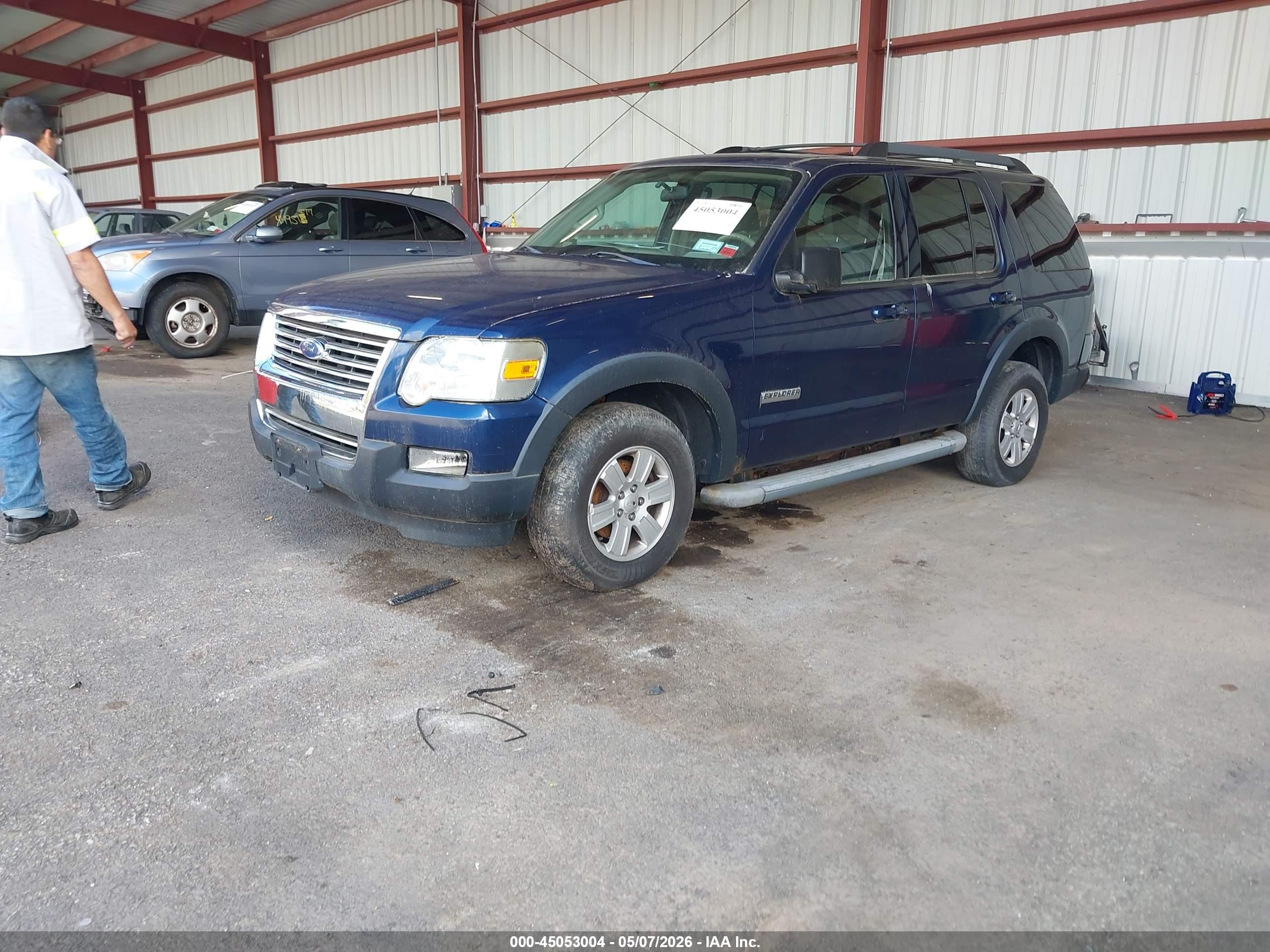 FORD EXPLORER image 2