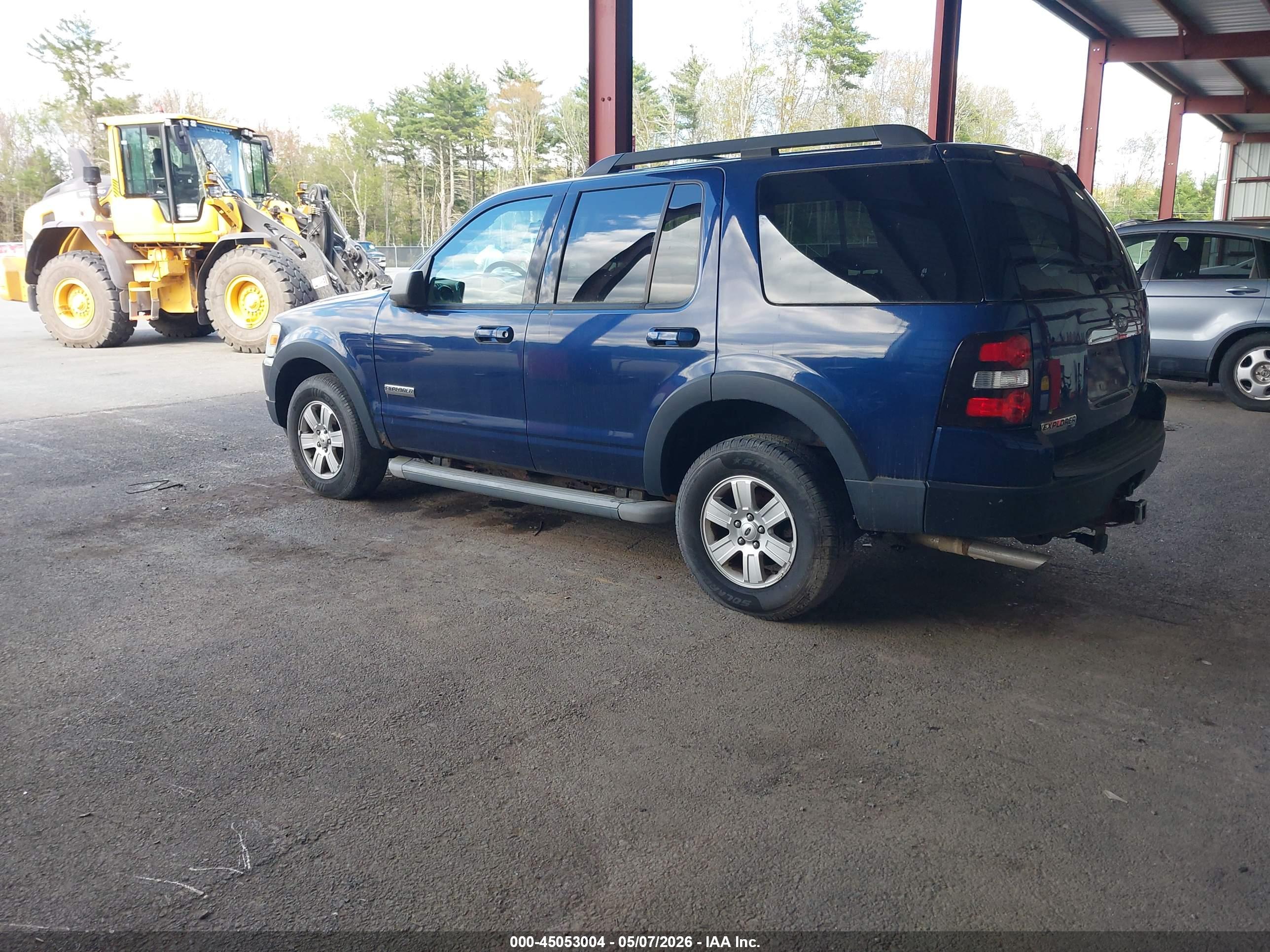 FORD EXPLORER image 3