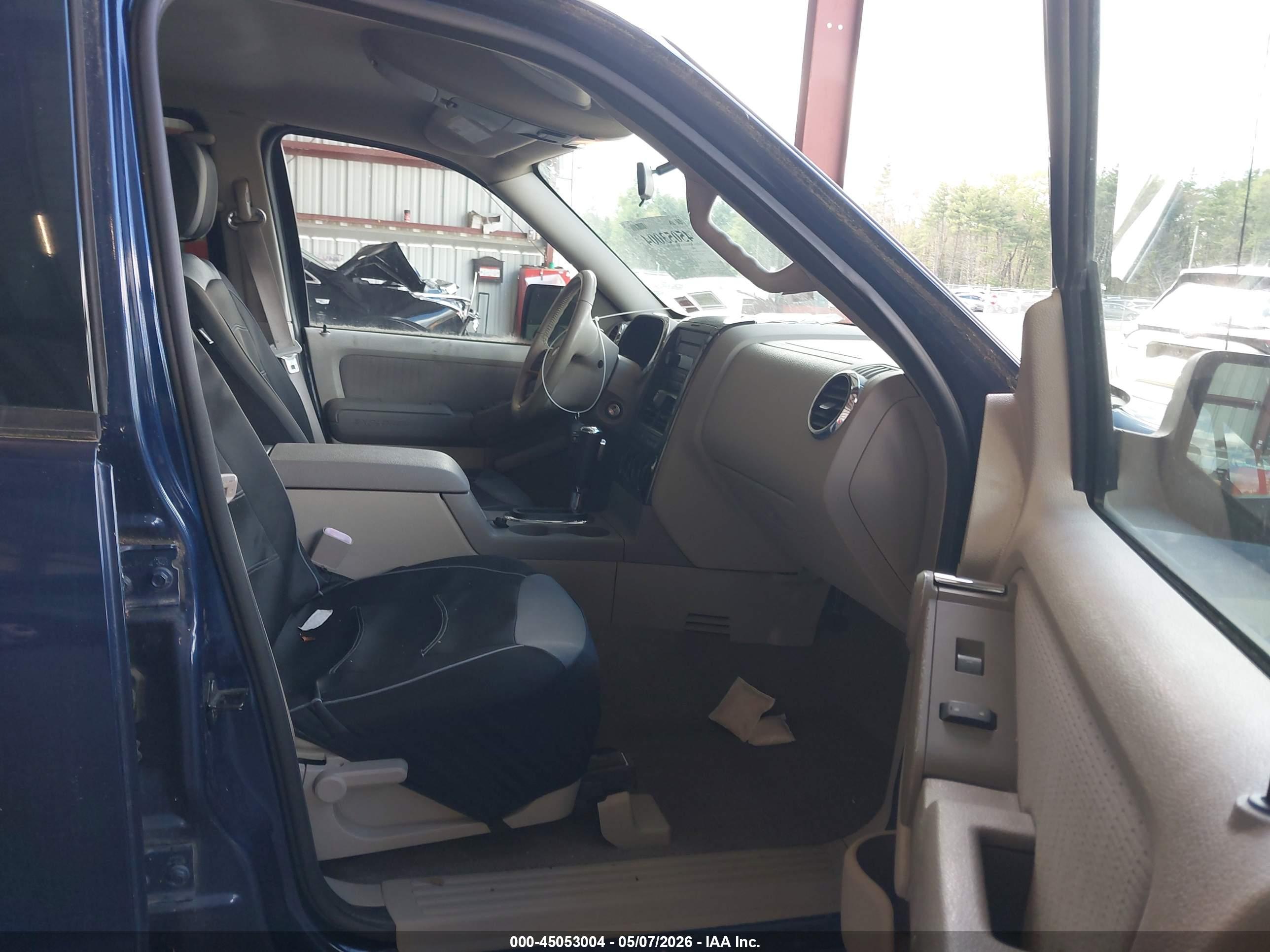 FORD EXPLORER image 5