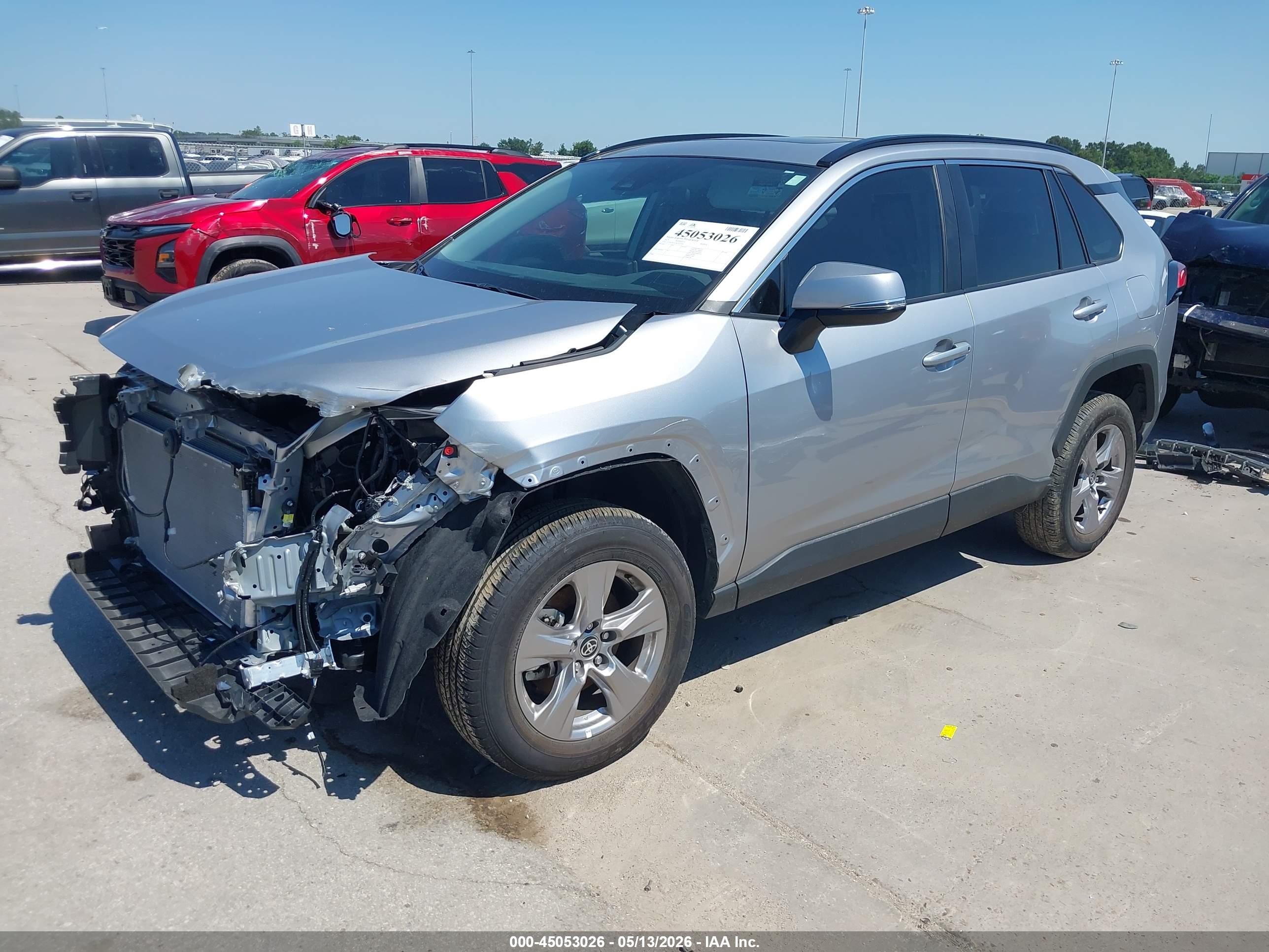 TOYOTA RAV4 image 2