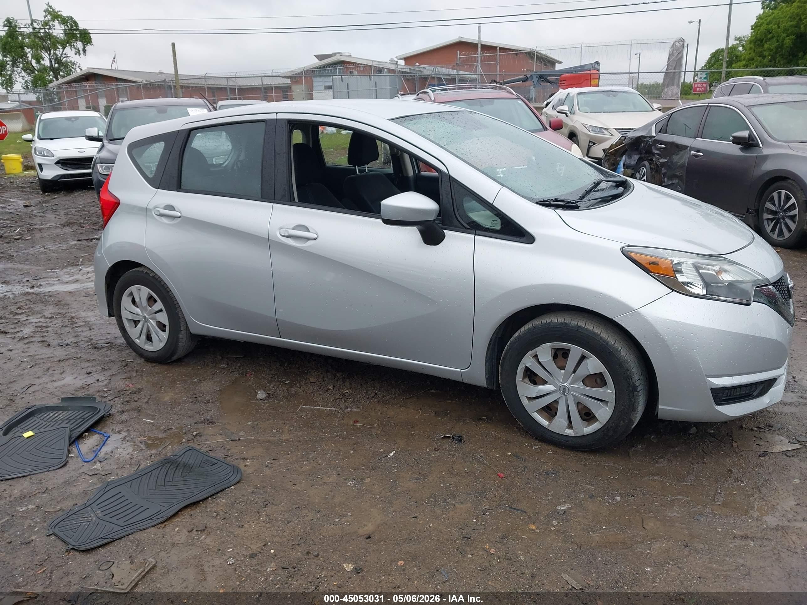 NISSAN VERSA image 5
