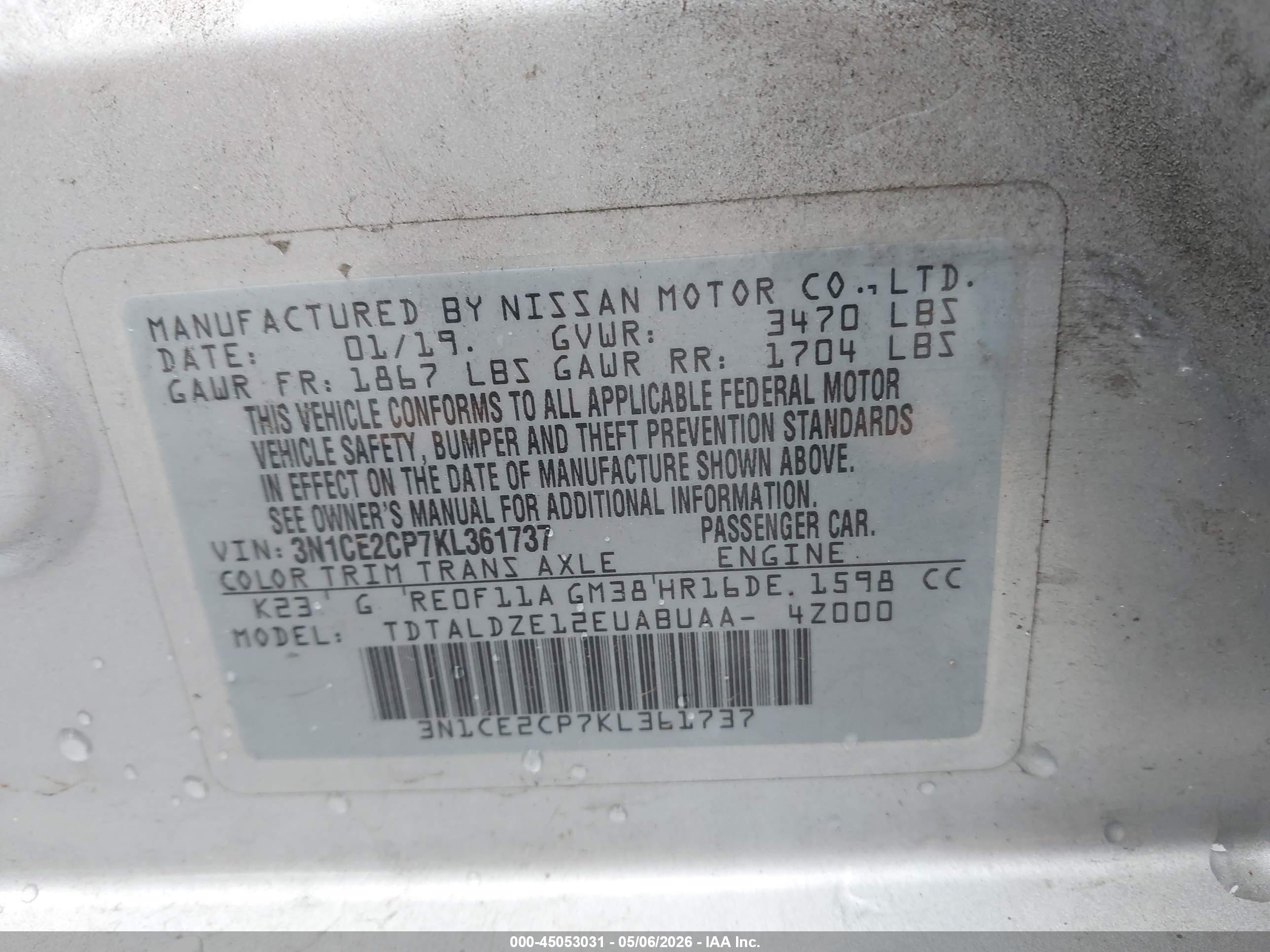 NISSAN VERSA image 9