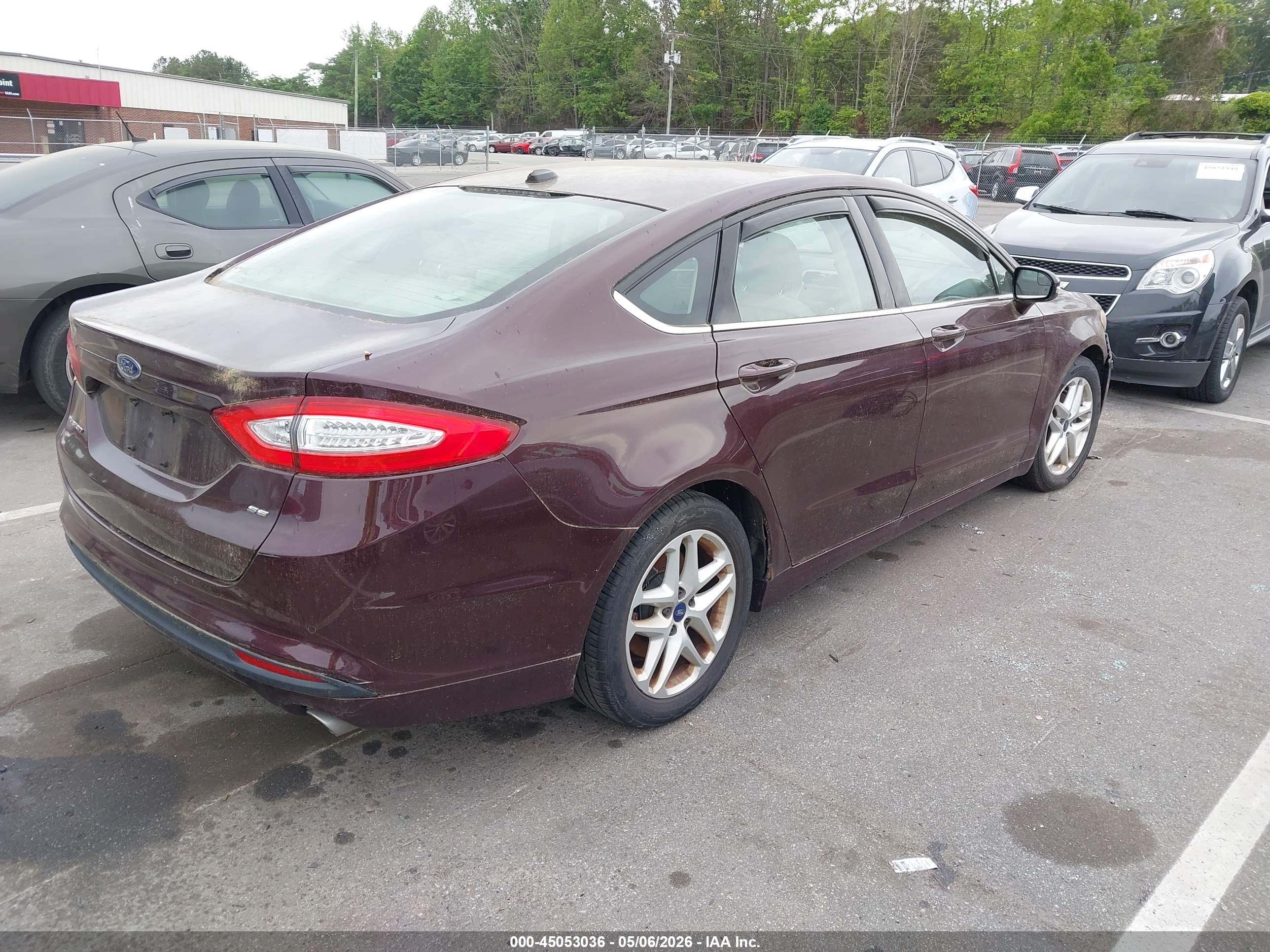 FORD FUSION image 4