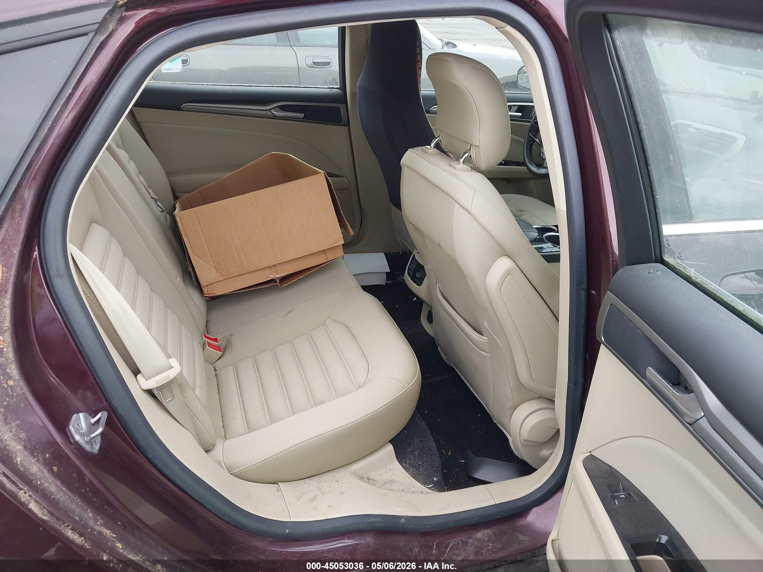 FORD FUSION image 8