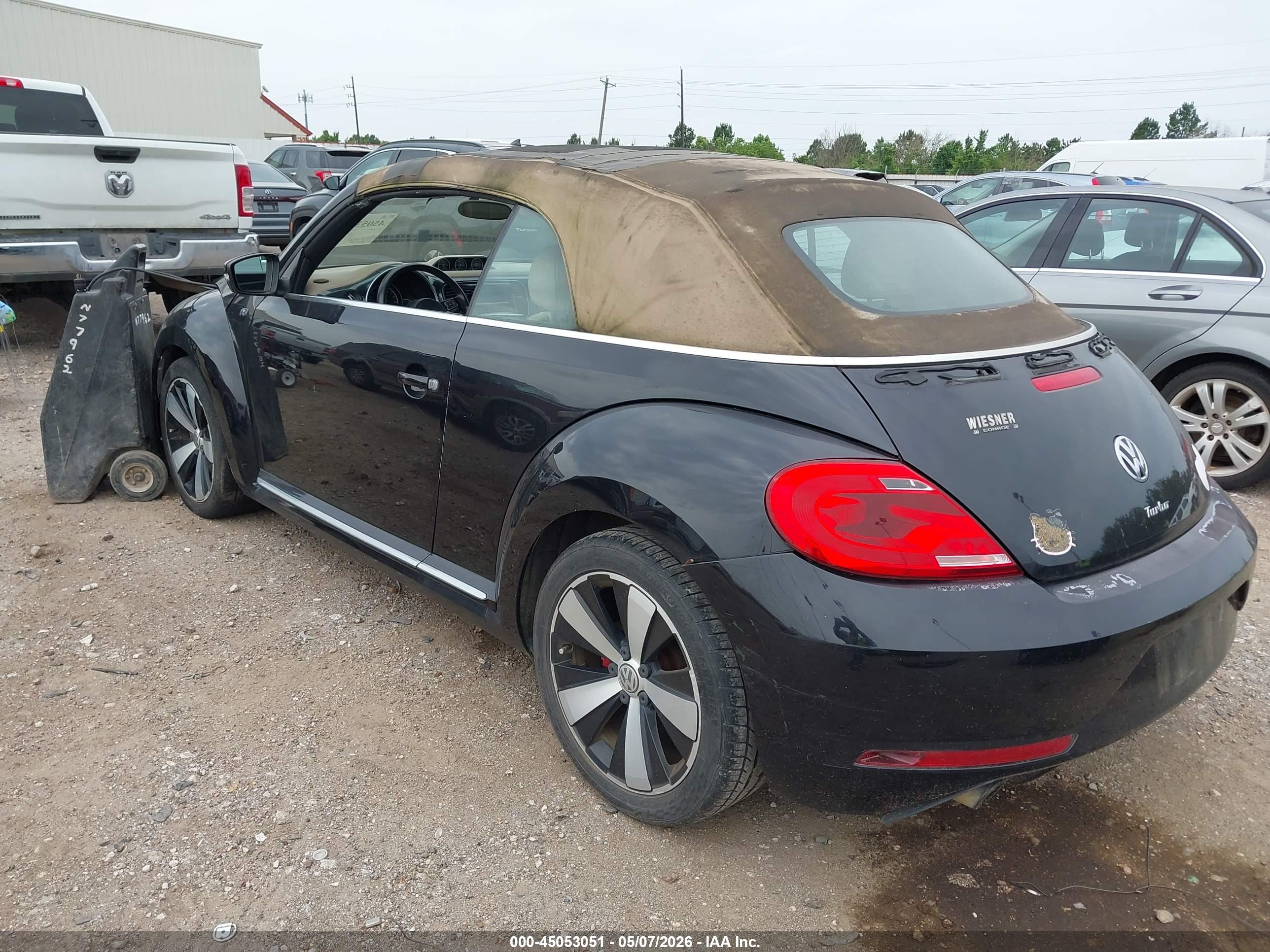 VOLKSWAGEN BEETLE image 3