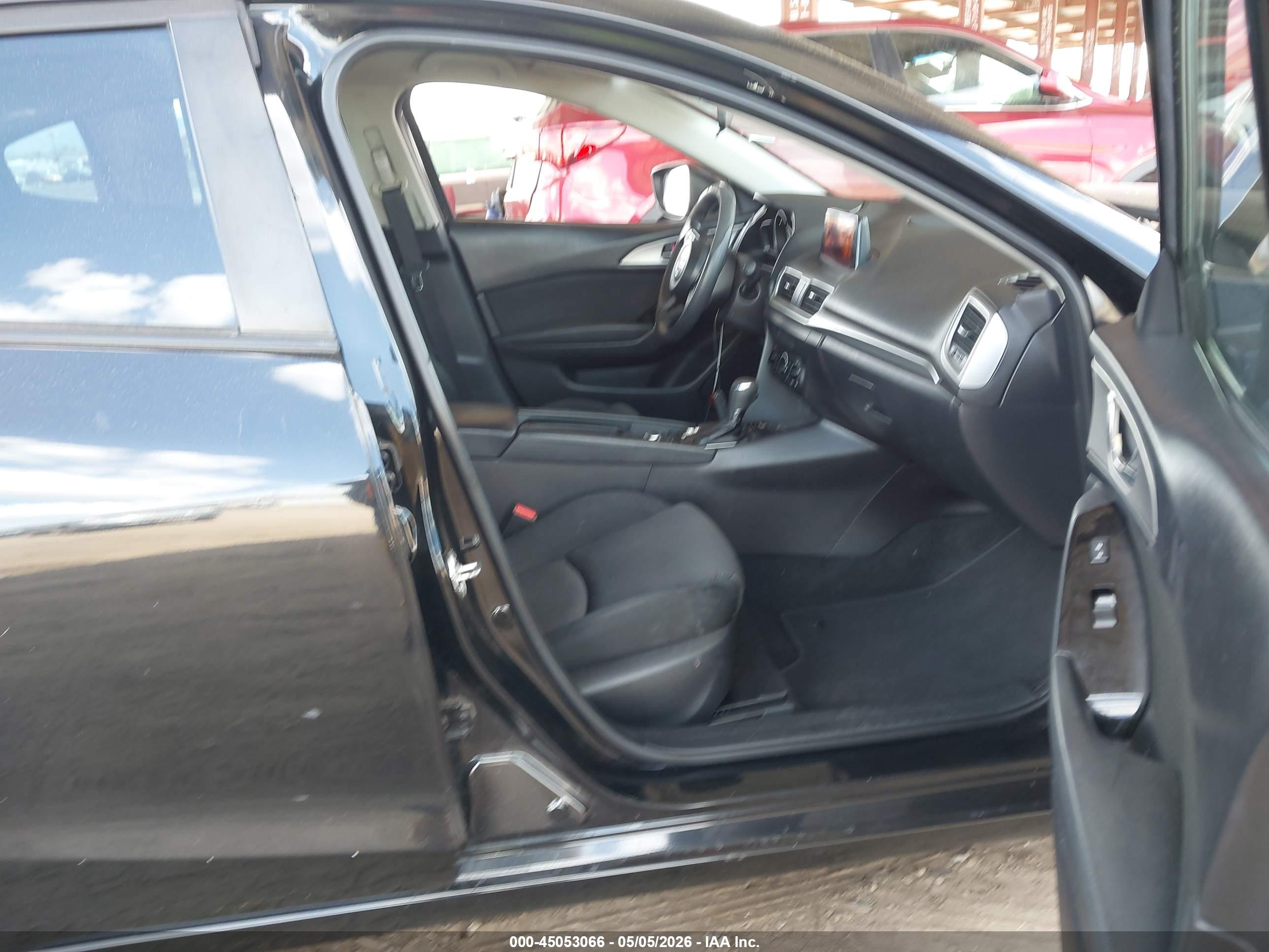 MAZDA MAZDA3 image 5