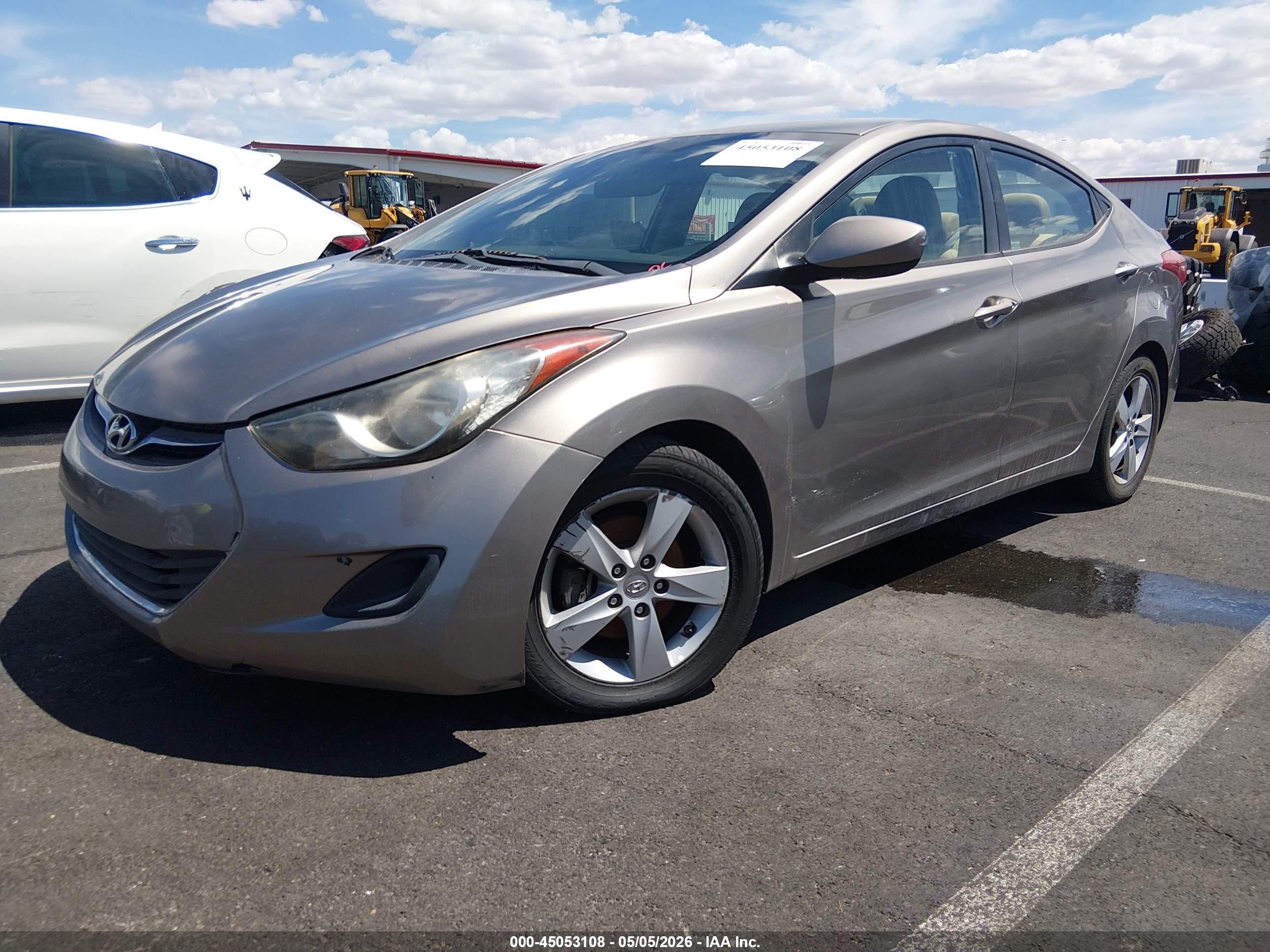 HYUNDAI ELANTRA image 2