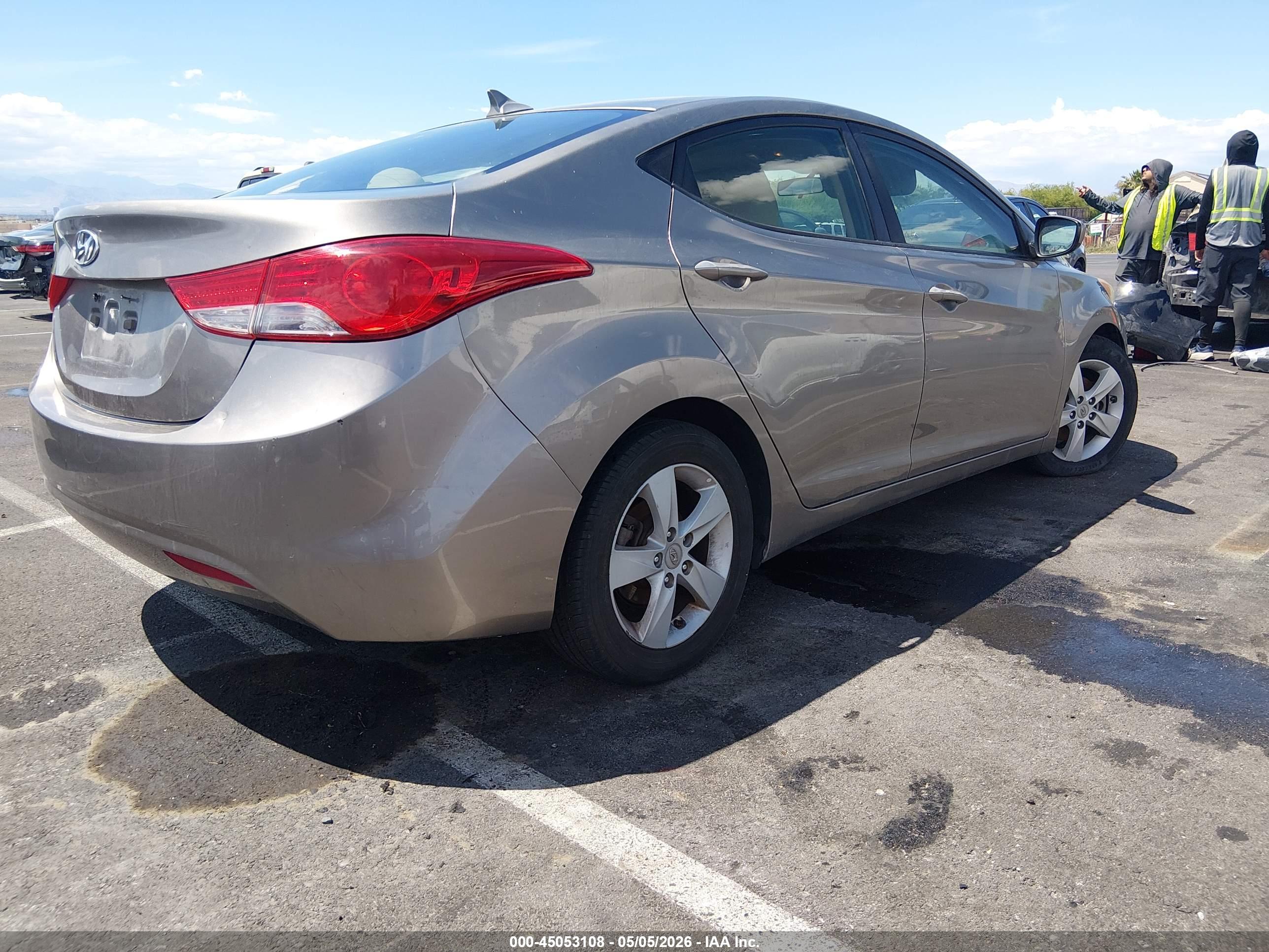HYUNDAI ELANTRA image 4