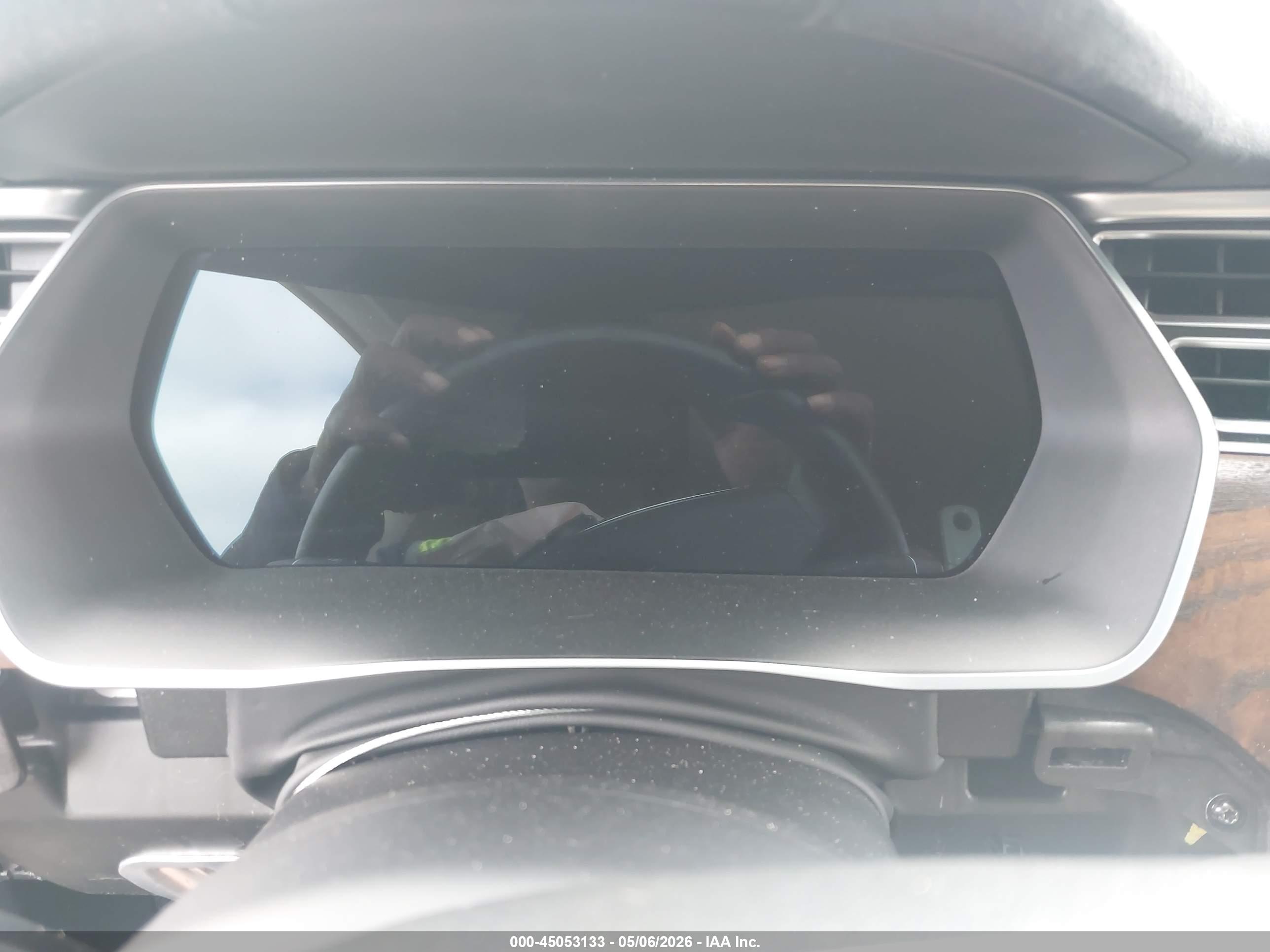 TESLA MODEL image 7