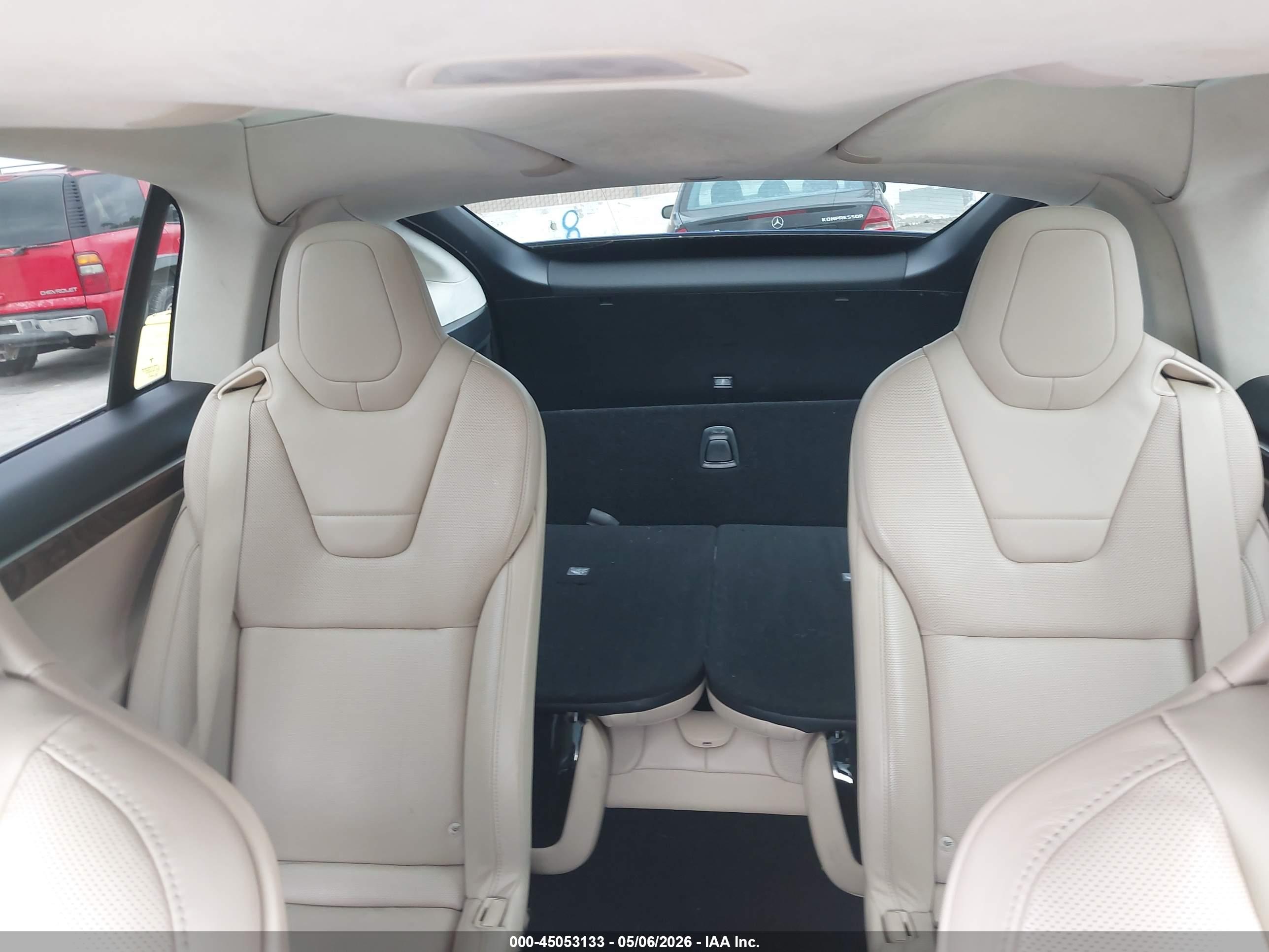 TESLA MODEL image 8