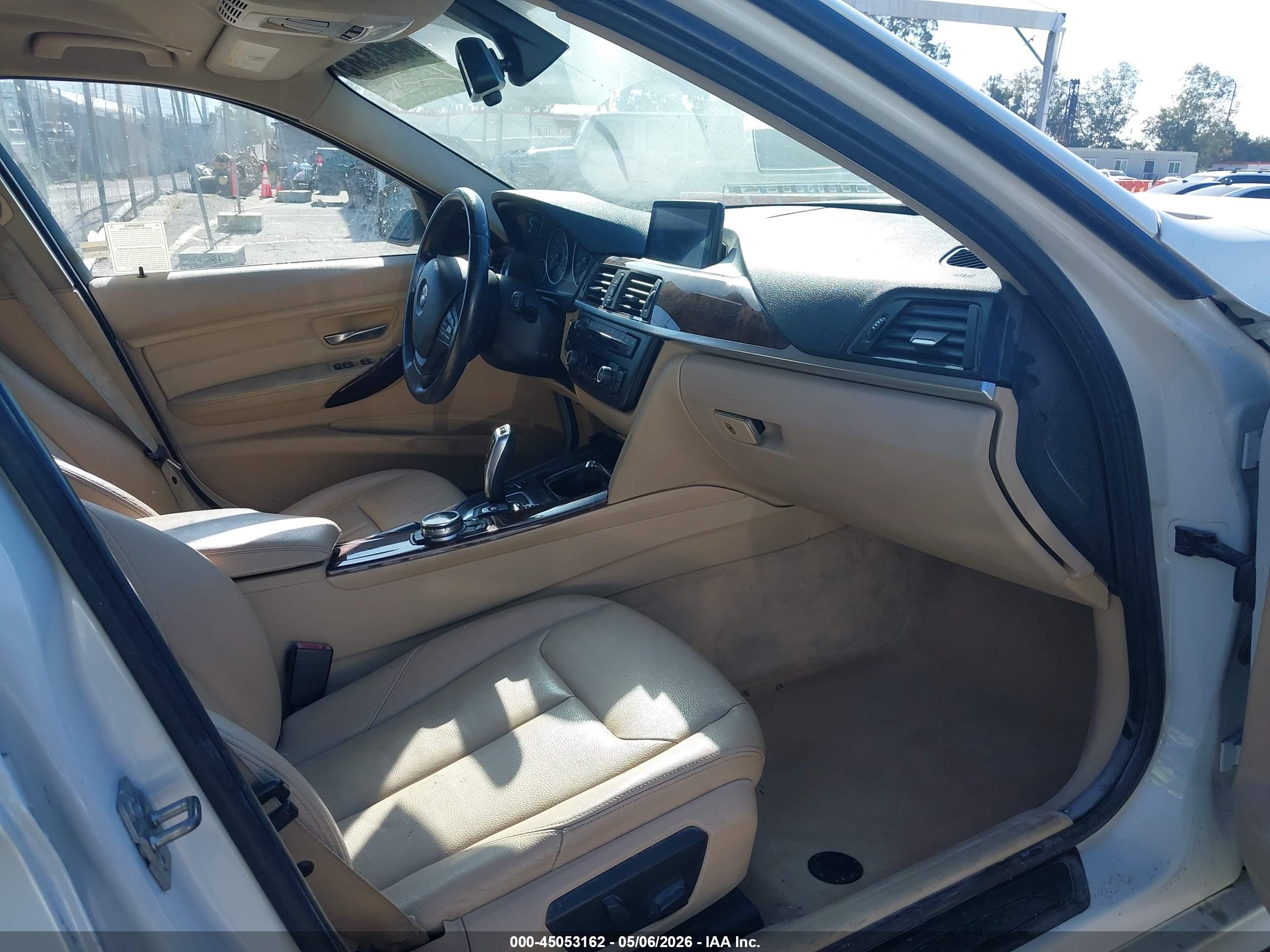 BMW 320I image 5