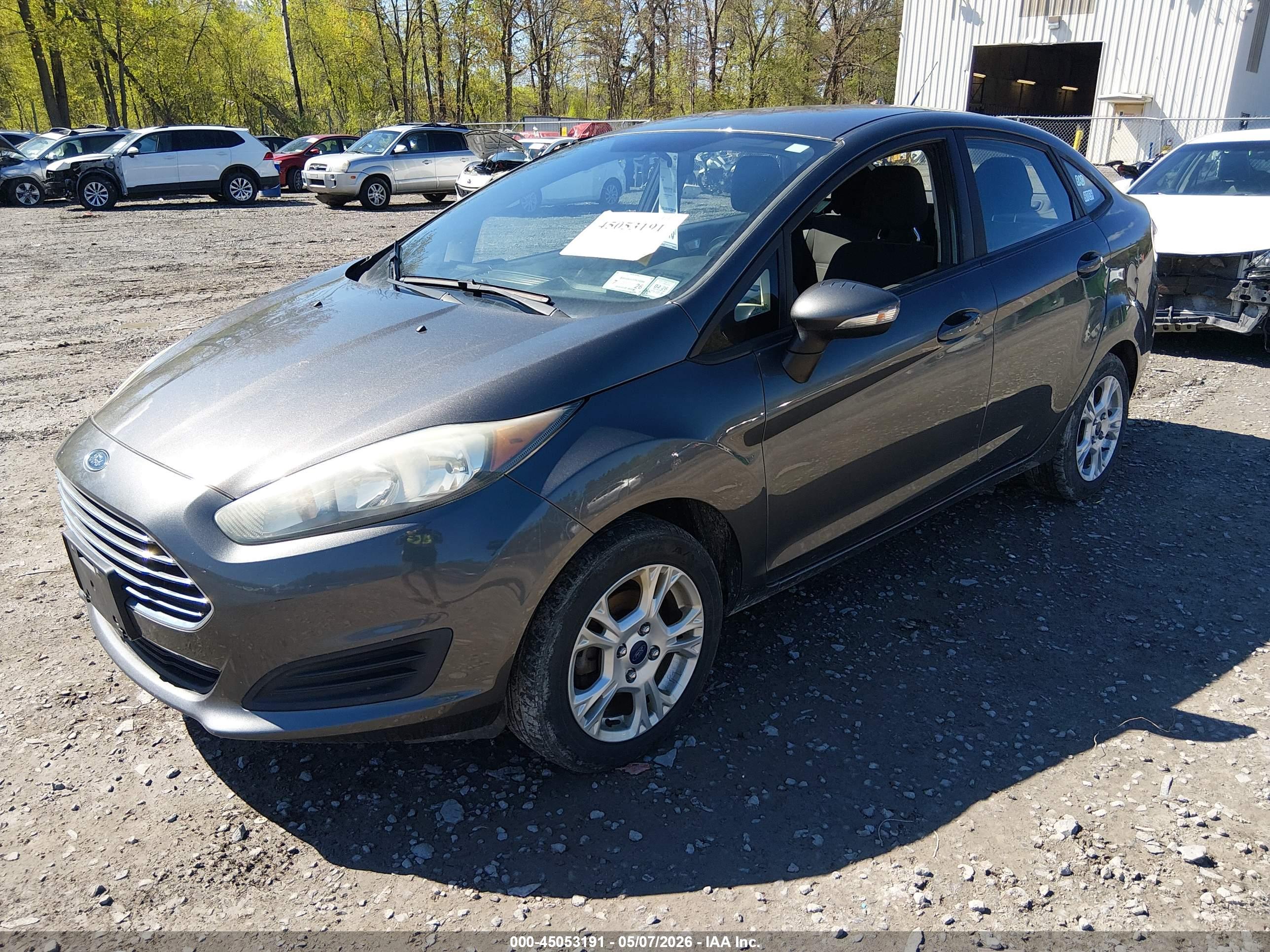 FORD FIESTA image 2