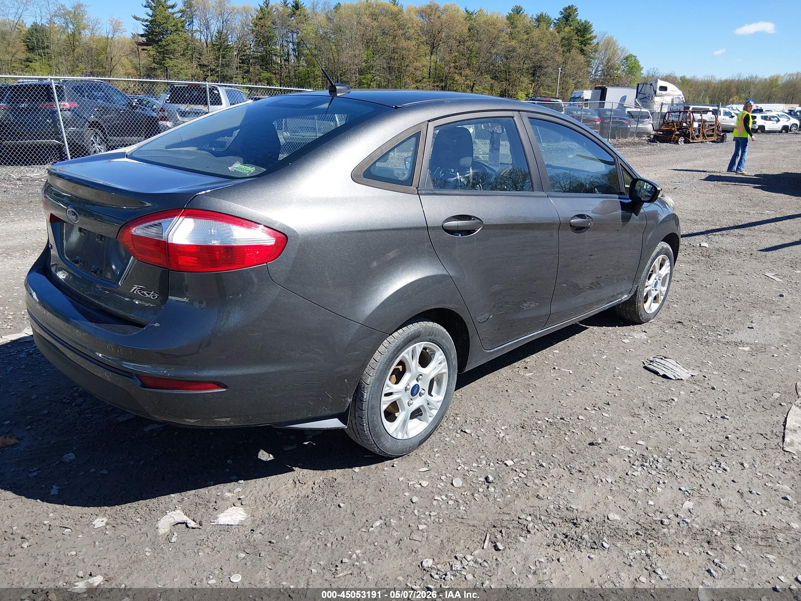 FORD FIESTA image 4