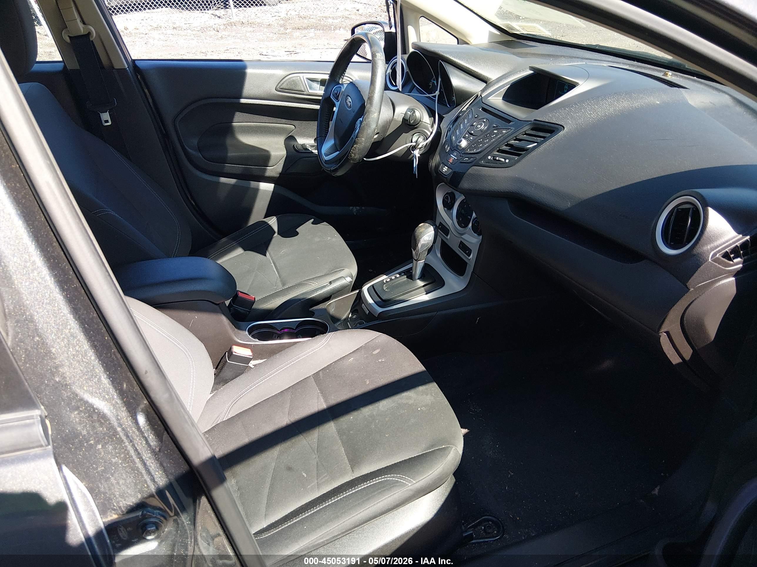 FORD FIESTA image 5