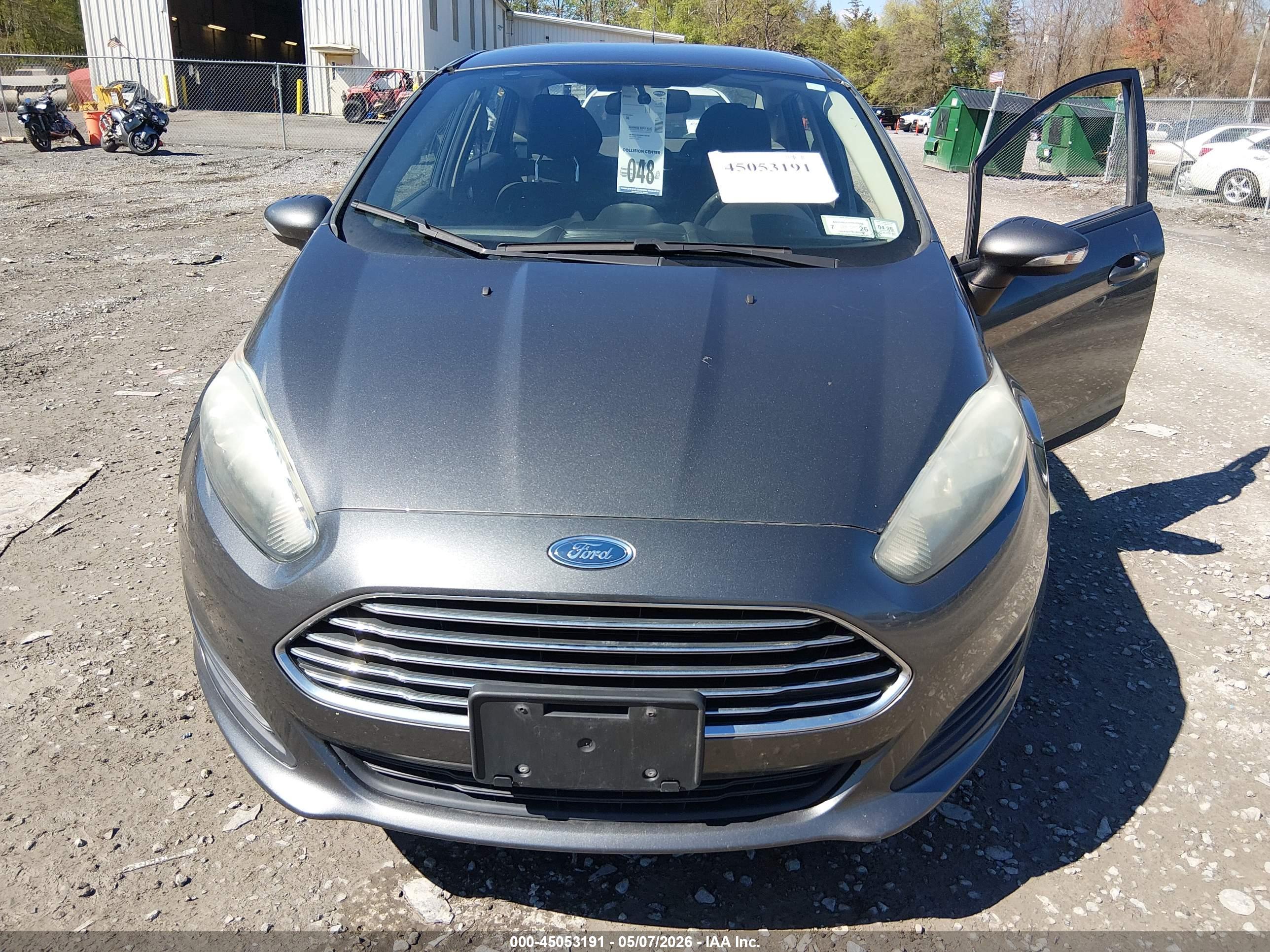 FORD FIESTA image 6