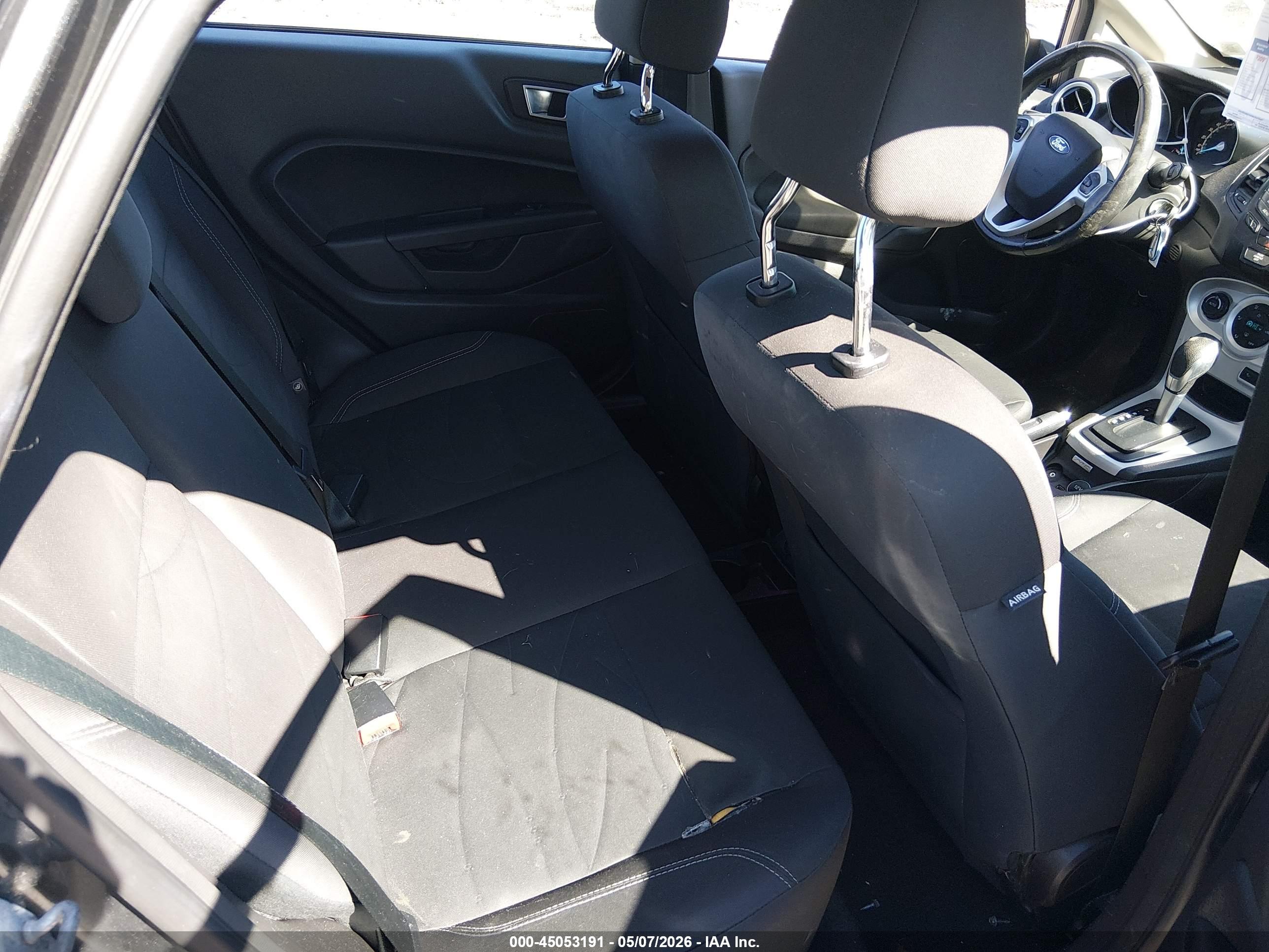 FORD FIESTA image 8