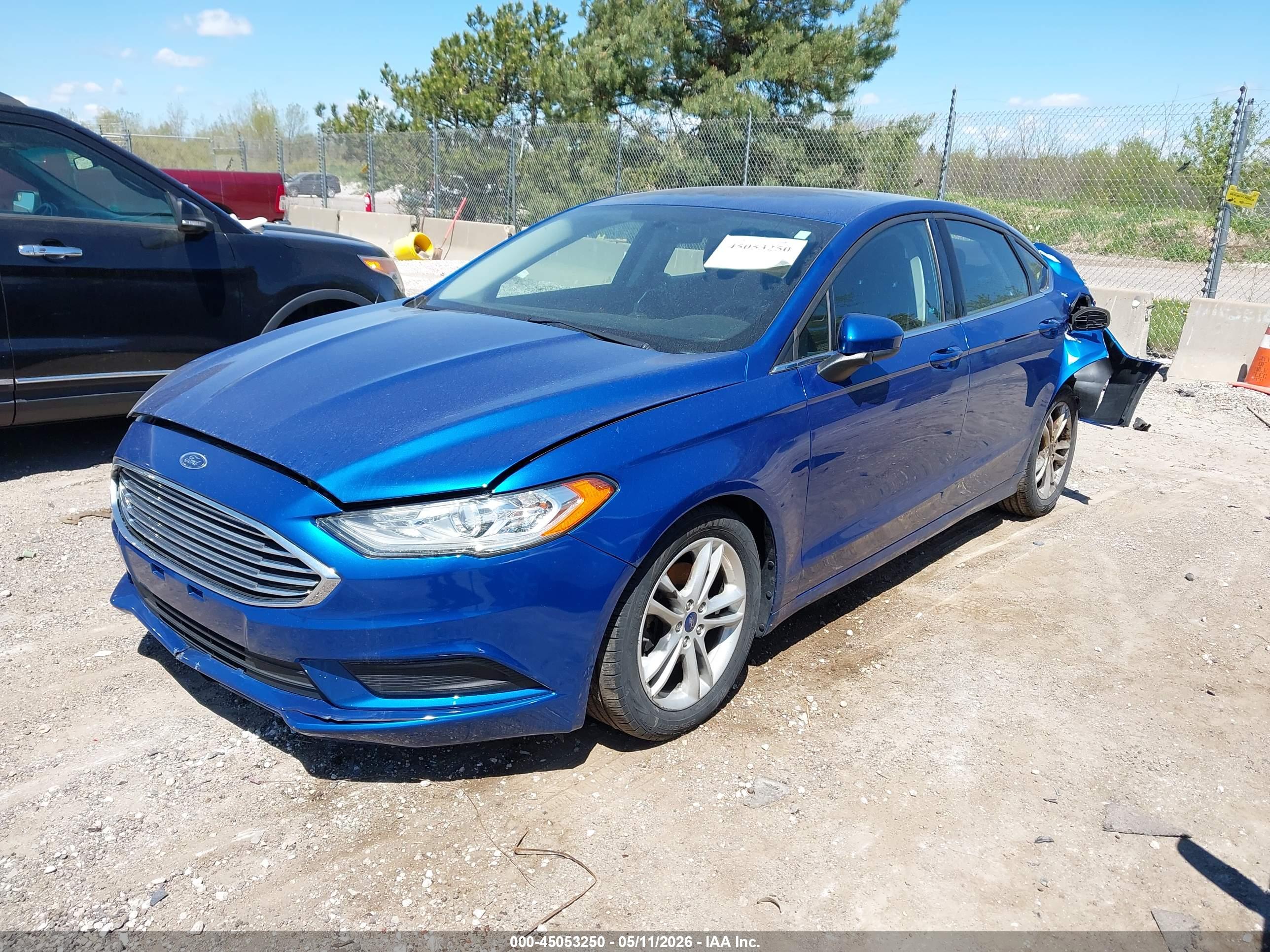 FORD FUSION image 2