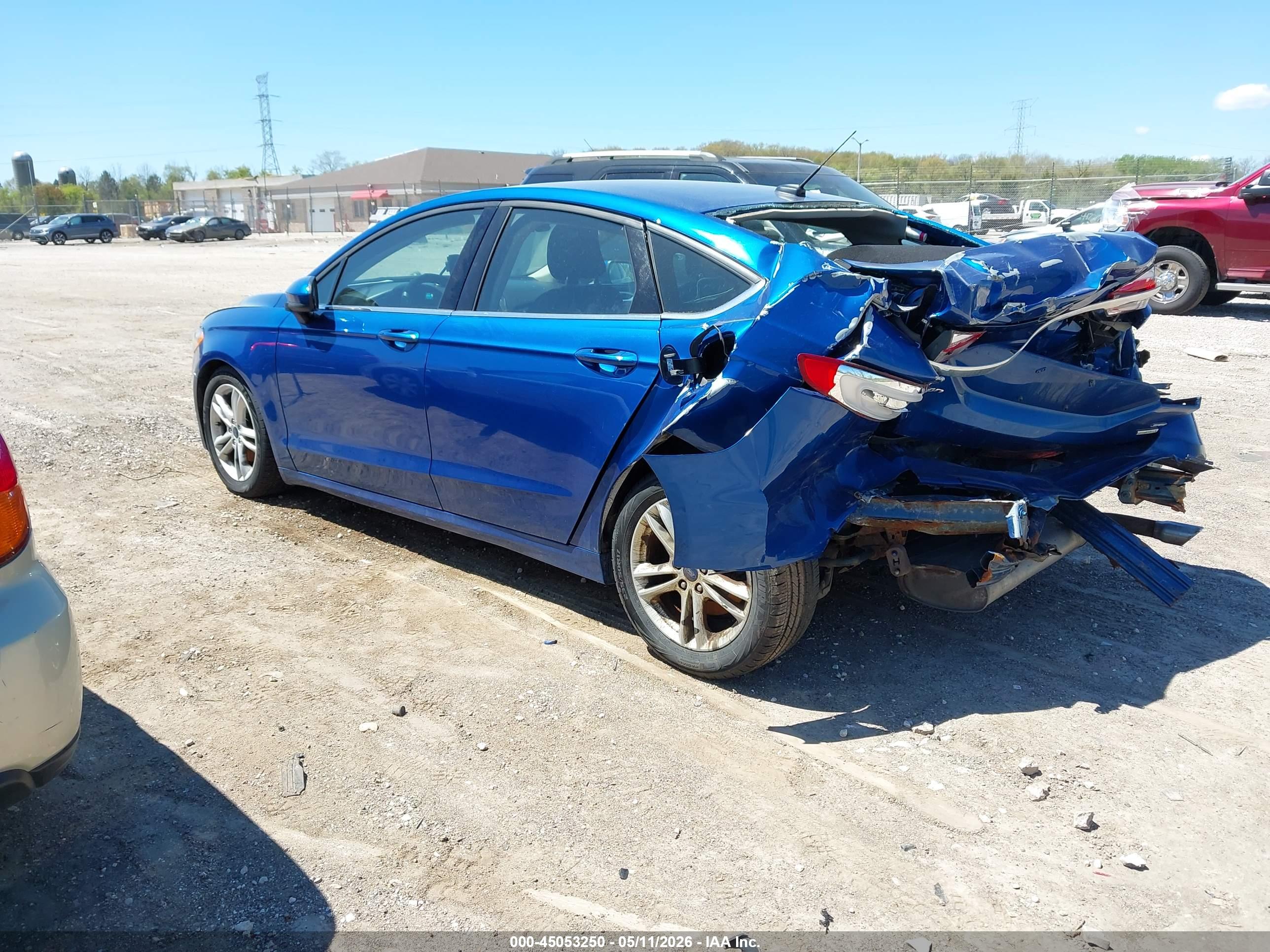FORD FUSION image 3